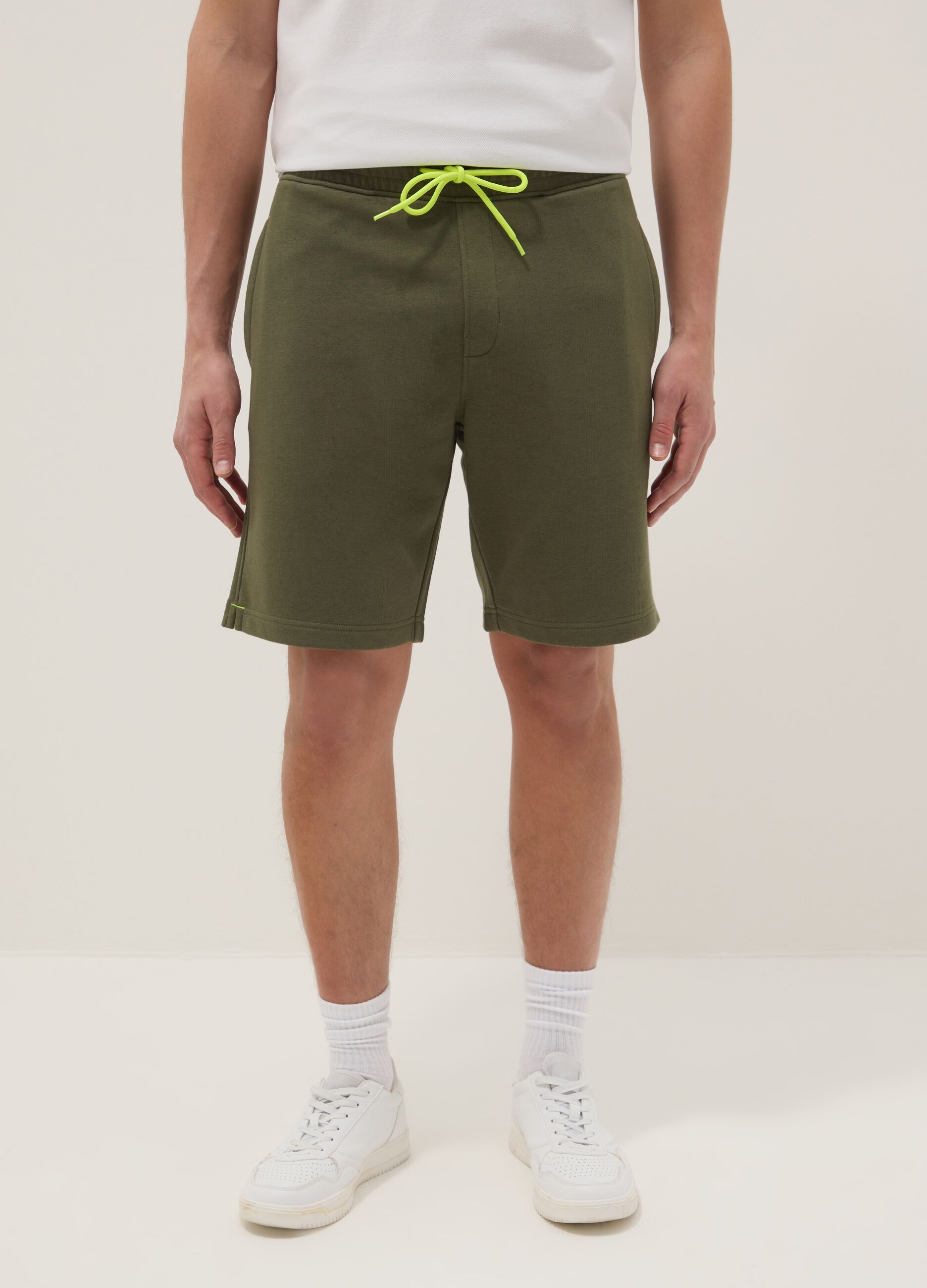 Green cotton-blend Bermuda shorts with elasticated waistband