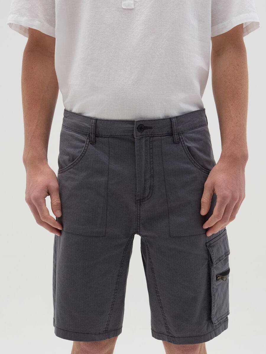 Cargo Bermuda shorts with ripstop weave_1