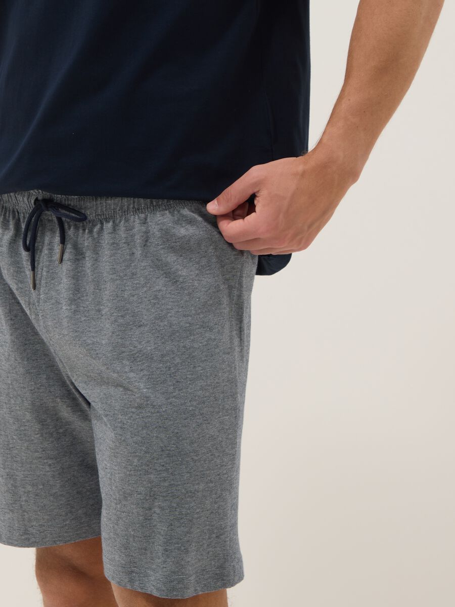 &Kappa;&omicron;&nu;&tau;ό &pi;&upsilon;&tau;&zeta;ά&mu;&alpha; &alpha;&pi;ό &kappa;&alpha;&theta;&alpha;&rho;ό &beta;&iota;&omicron;&lambda;&omicron;&gamma;&iota;&kappa;ό &pi;&omicron;&lambda;ύ&chi;&rho;&omega;&mu;&omicron; &beta;&alpha;&mu;&beta;ά&kappa;&iota; &sigma;&epsilon; &kappa;&alpha;&nu;&omicron;&nu;&iota;&kappa;ή &gamma;&rho;&alpha;&mu;&mu;ή_3