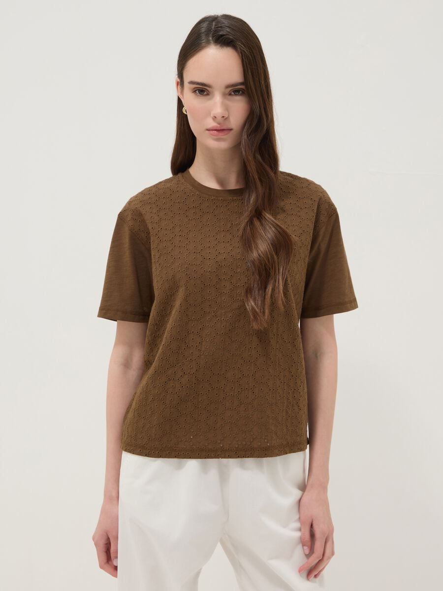 Camiseta marr&oacute;n de puro algod&oacute;n con bordado sangallo_0