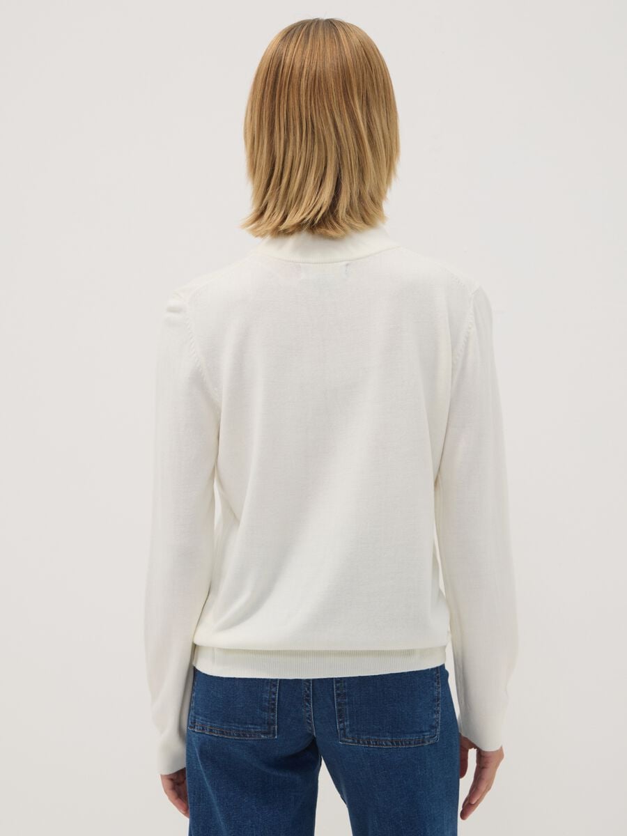 White long-sleeved top with high neck, regular fit_3