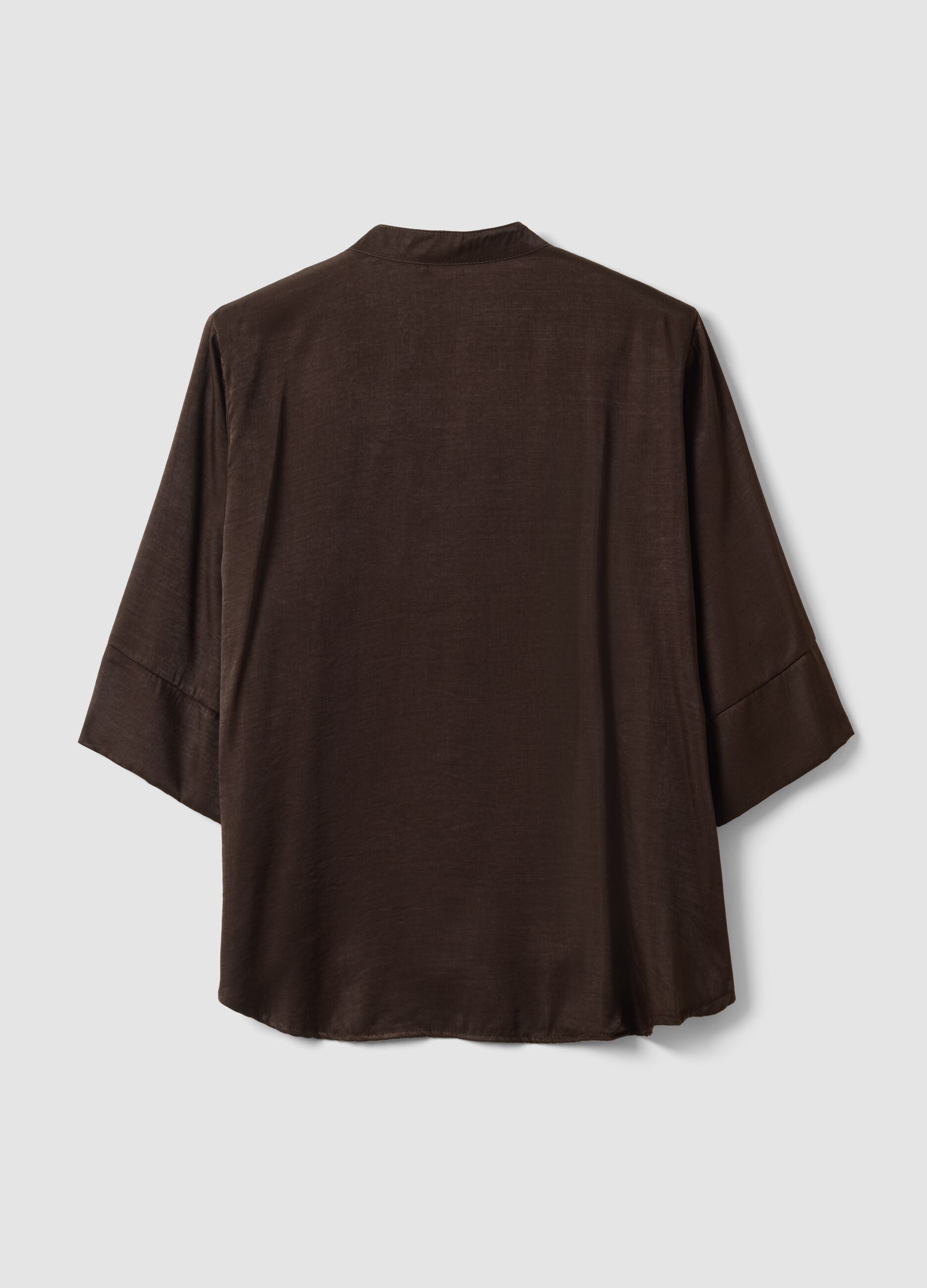 Blusa marrone in misto viscosa regular fit con collo coreano