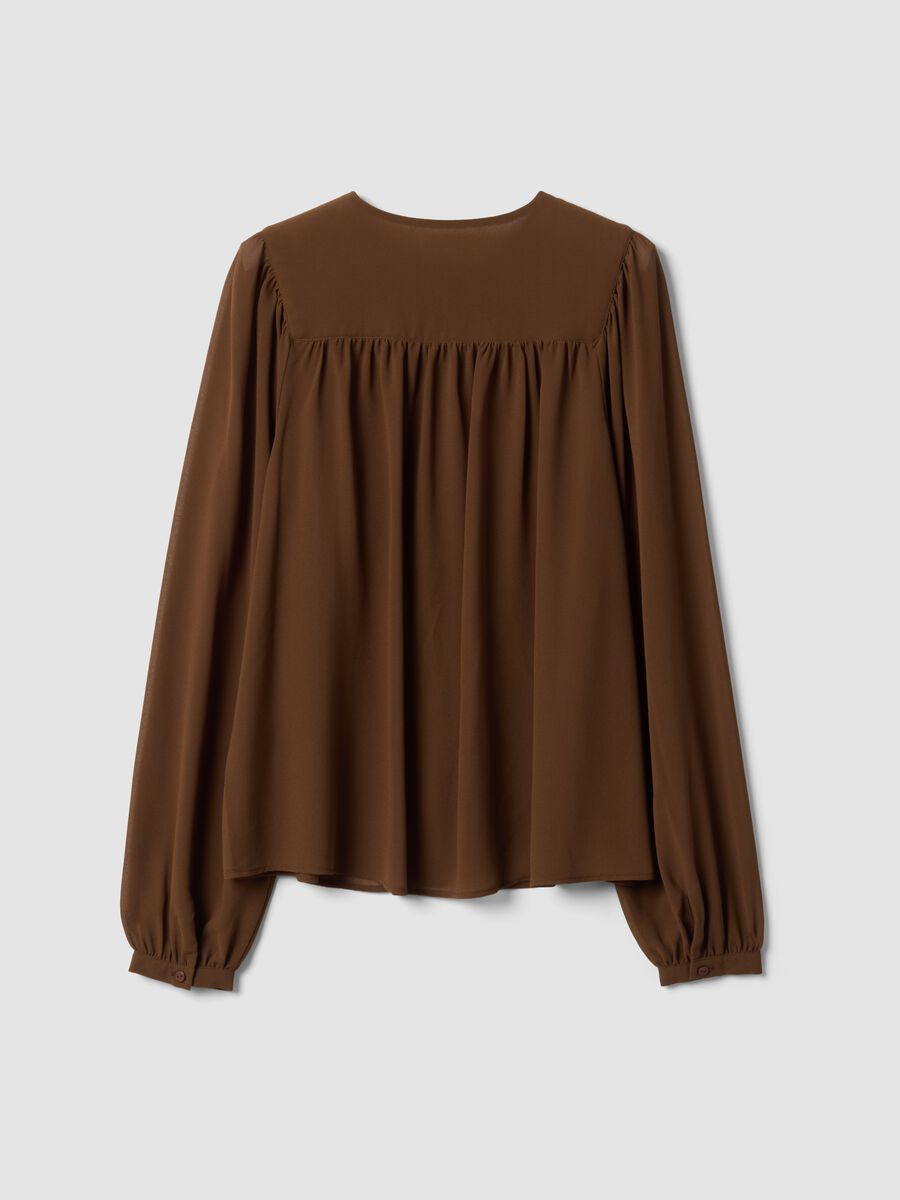 Braune Regular-Fit-Bluse mit Kn&ouml;pfen und langen &Auml;rmeln_2