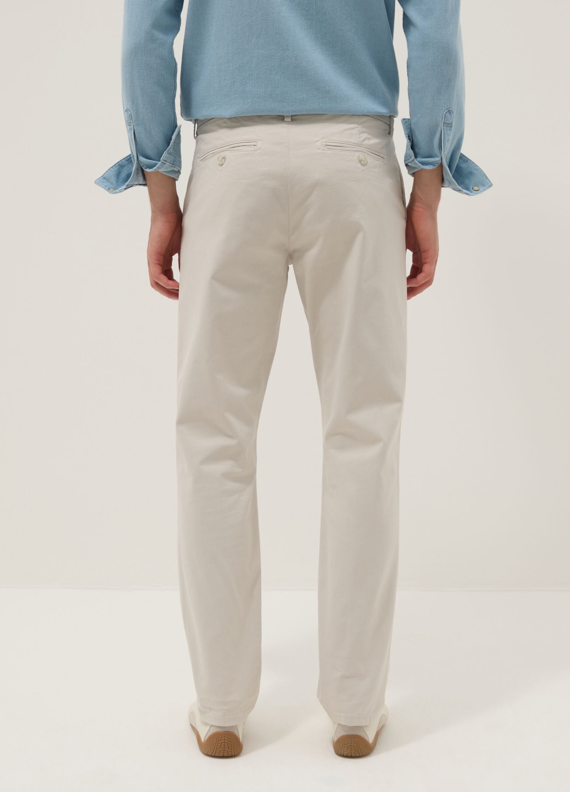 Wei&szlig;e Slim-Fit-Chinohose aus Stretch-Baumwolle