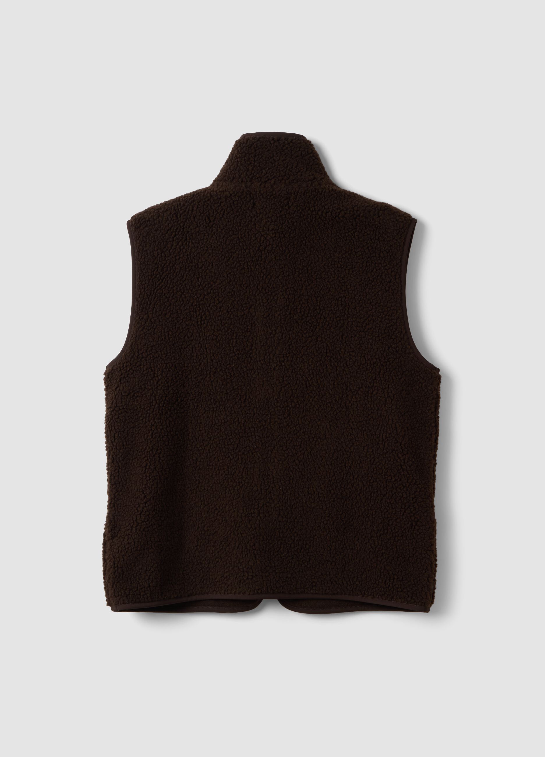 Colete castanho regular fit com efeito teddy