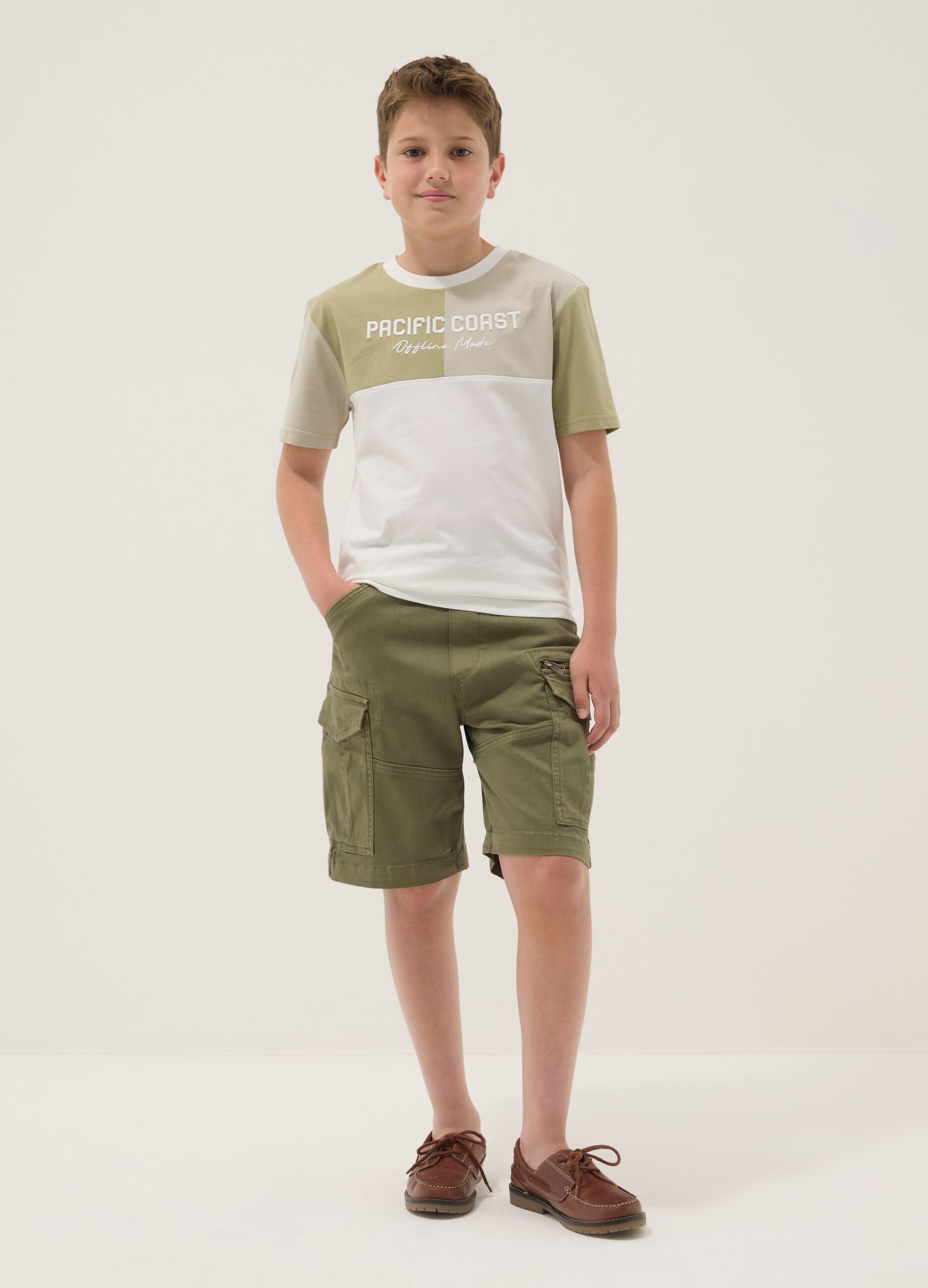 Green stretch cotton cargo shorts