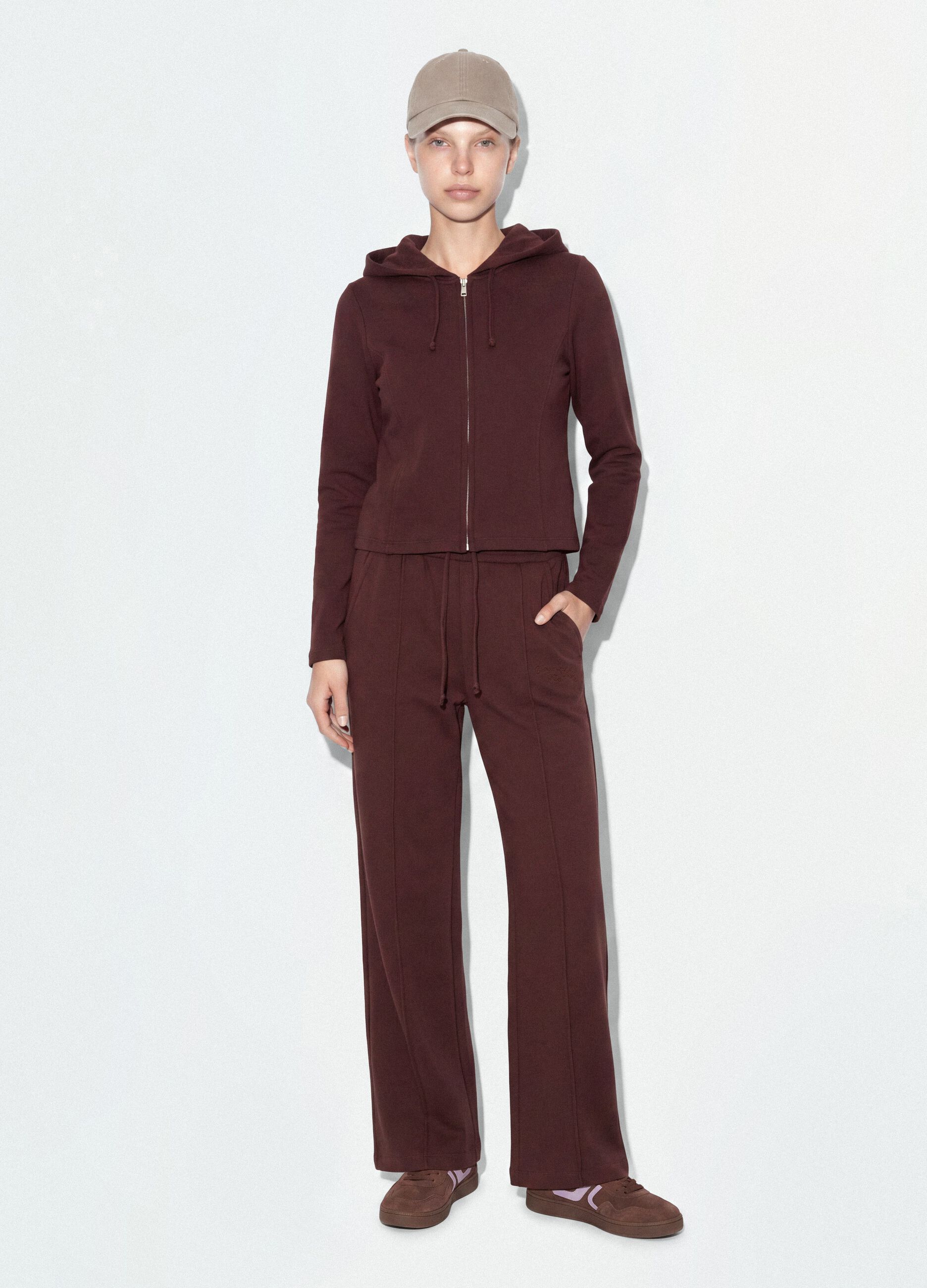 Brown full-zip hoodie in pure cotton with fitted cut
