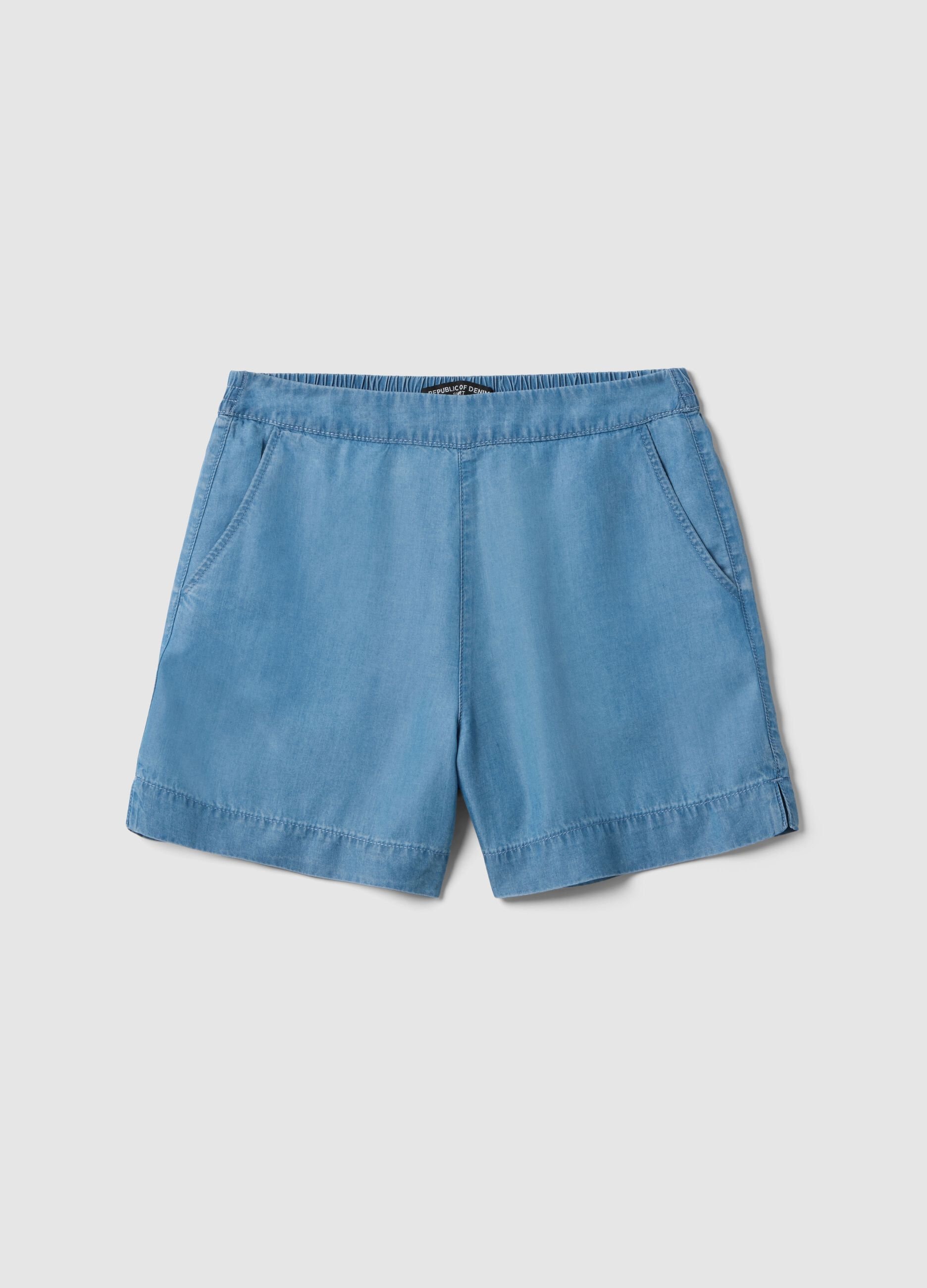 Light blue denim shorts in pure lyocell with elasticated waist, regular fit