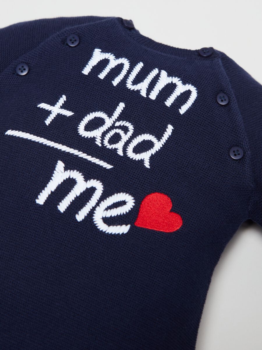 Jersey onesie with embroidered lettering_2