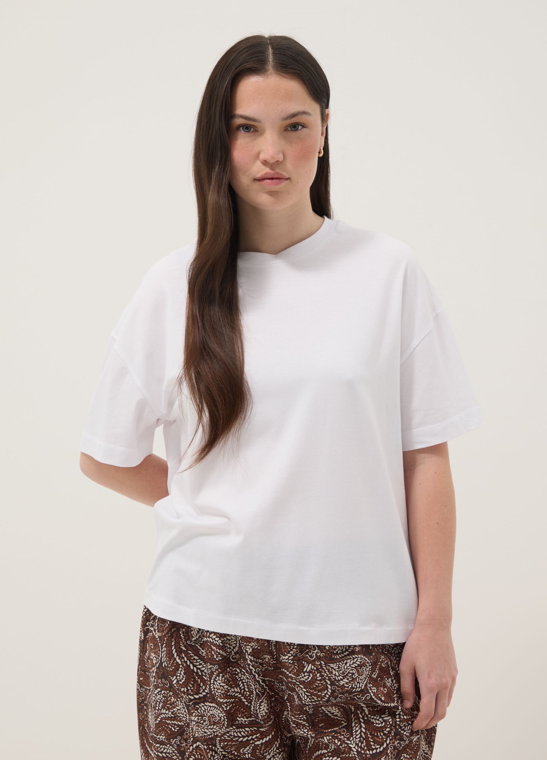 &Lambda;&epsilon;&upsilon;&kappa;ό &beta;&alpha;&mu;&beta;&alpha;&kappa;&epsilon;&rho;ό T-shirt regular fit &mu;&epsilon; &epsilon;&lambda;&alpha;&sigma;&tau;&iota;&kappa;ό modal