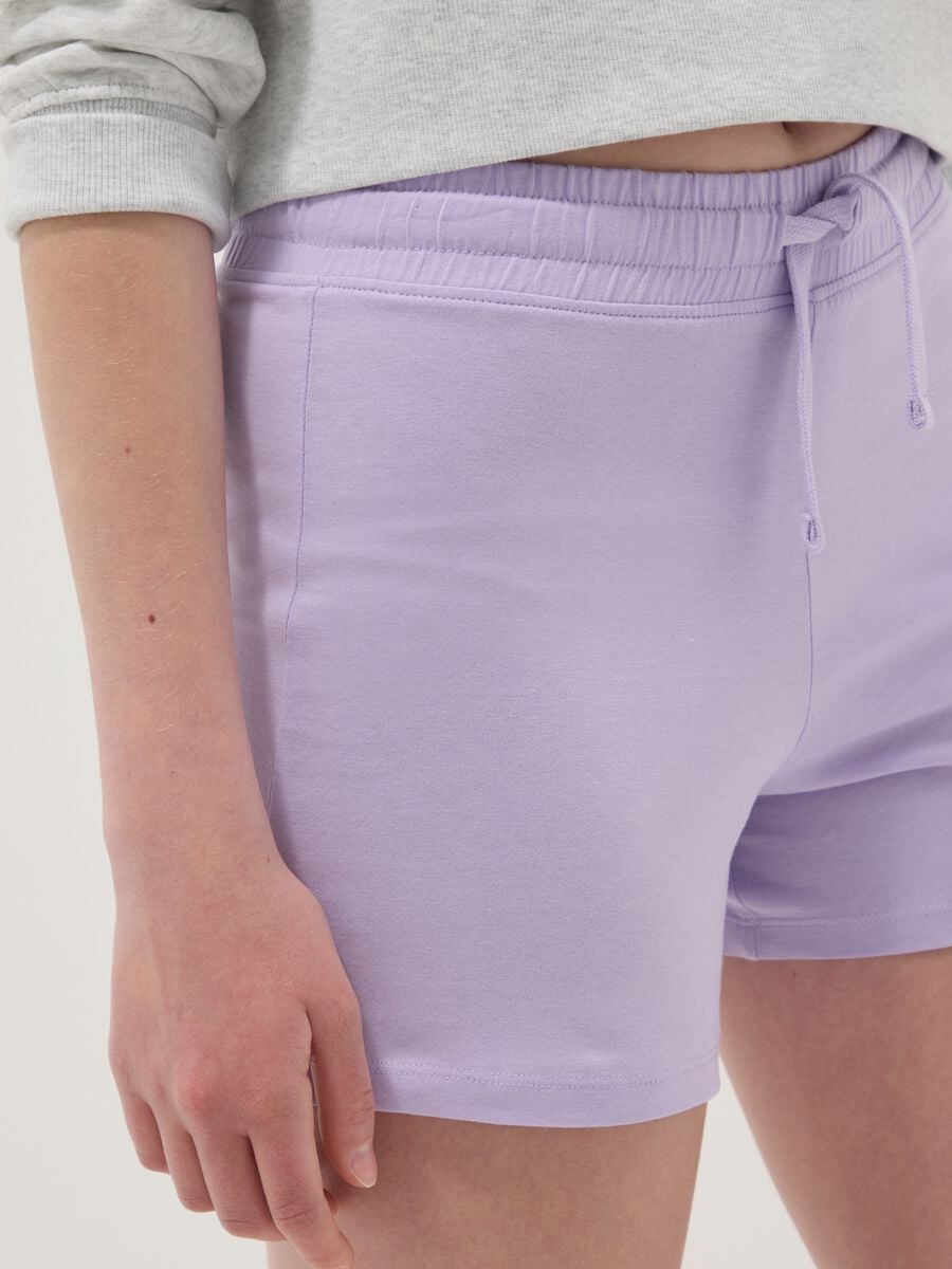 Pantal&oacute;n corto morado de algod&oacute;n puro para ni&ntilde;a, corte regular_2