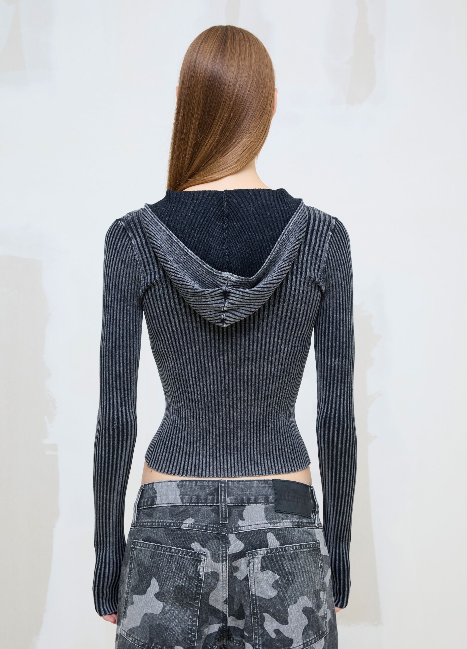 Gerippter Strick-Hoodie in Vintage-Grau