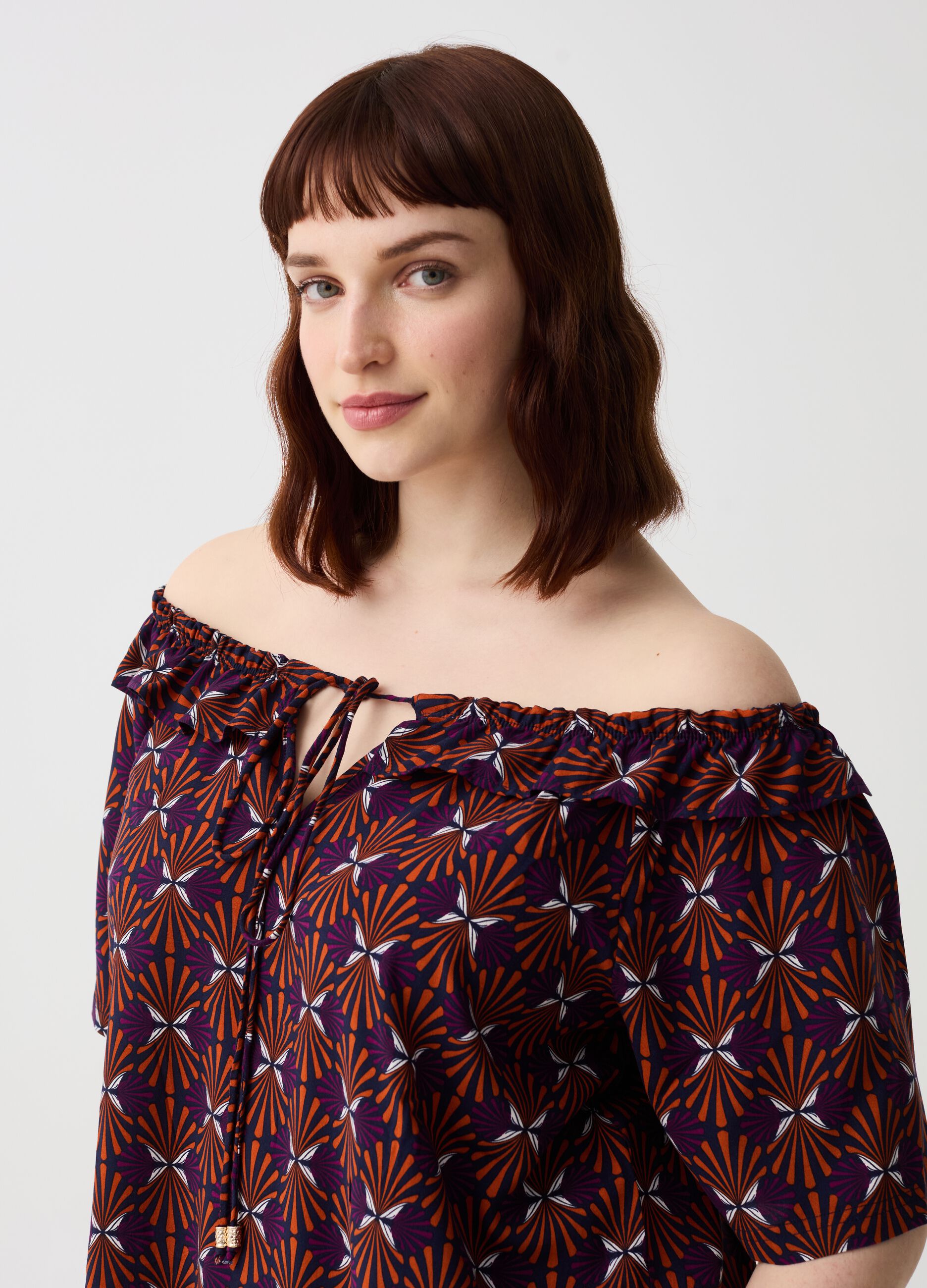 Curvy blouse with drop shoulders and pattern