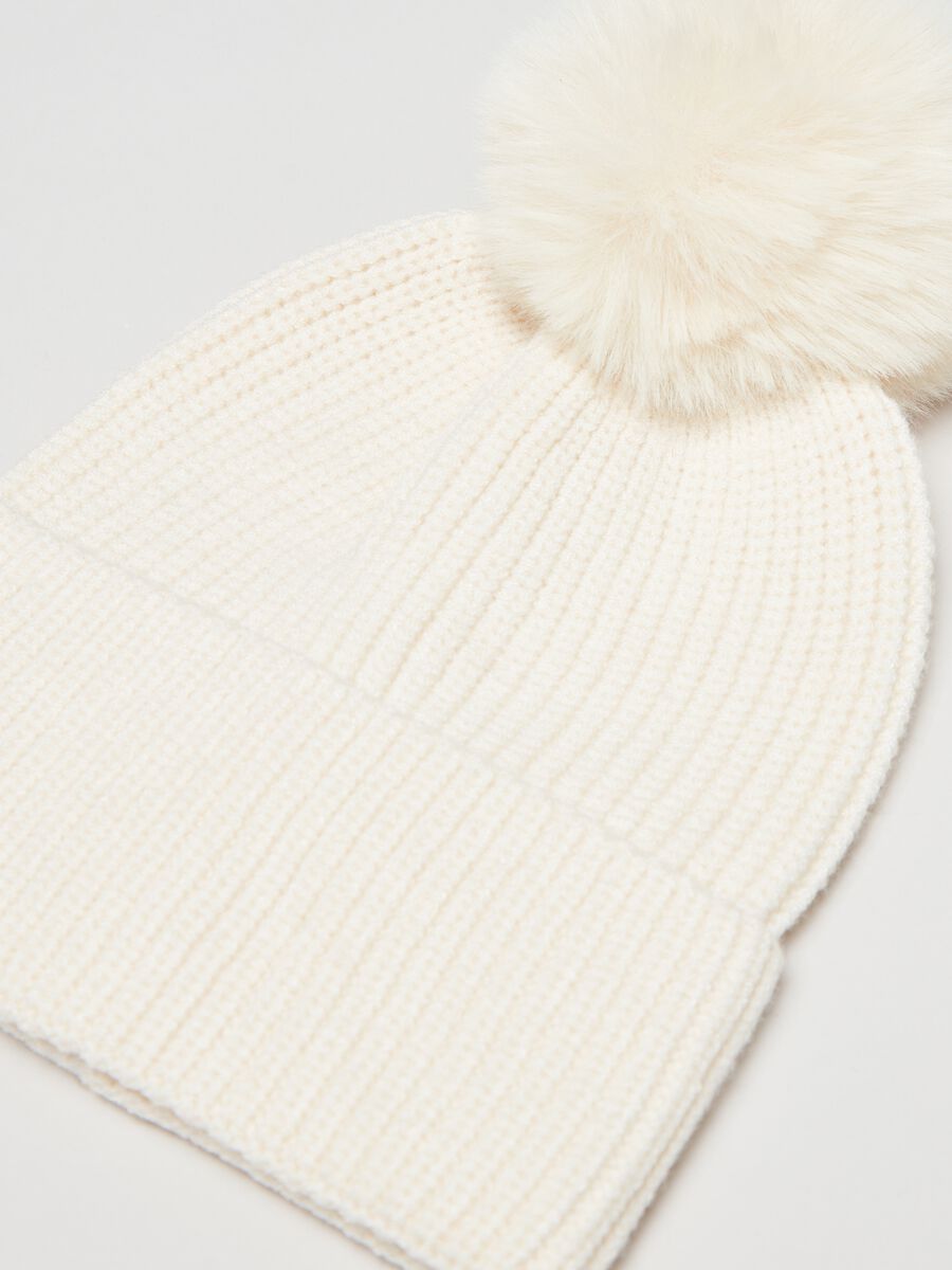 Ribbed hat with pompom_1