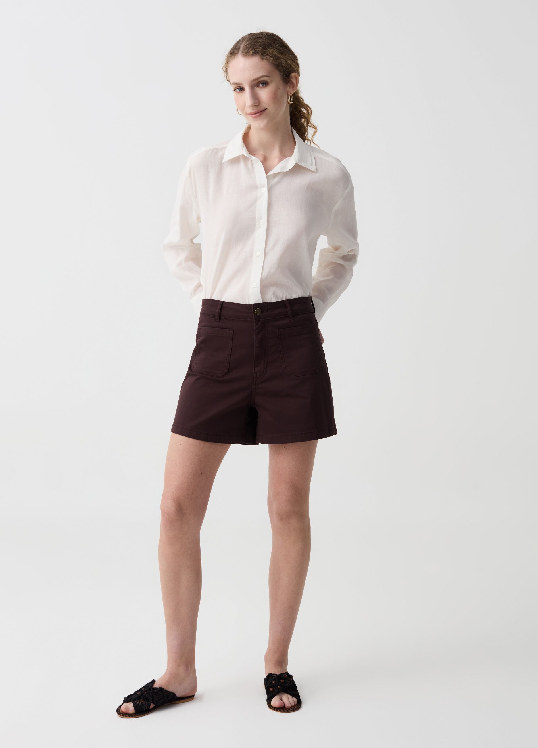 Stretch cotton shorts with pockets