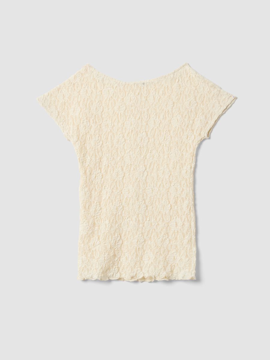 Wei&szlig;es Stretch-T-Shirt mit erhabener Blumenstruktur_1