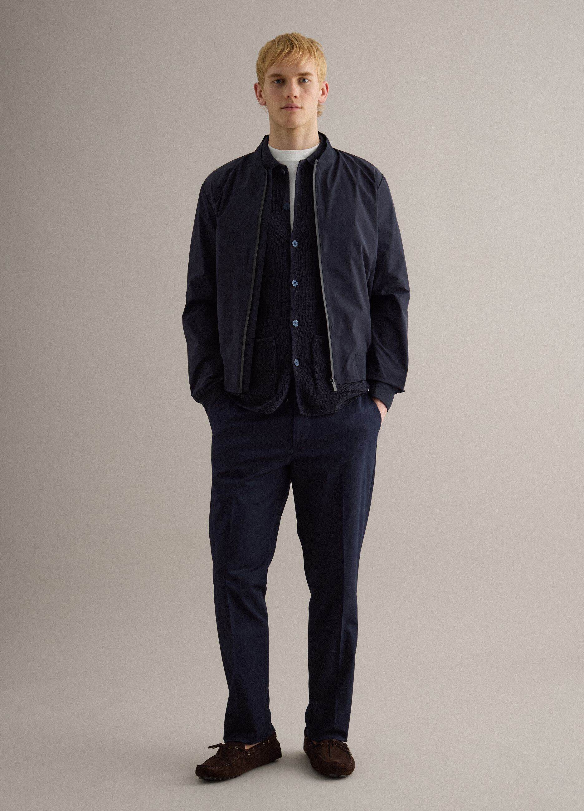 Pantalon bleu en coton stretch coupe regular