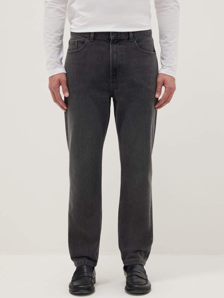 Black Cotton Blend Regular Tapered Jeans_1
