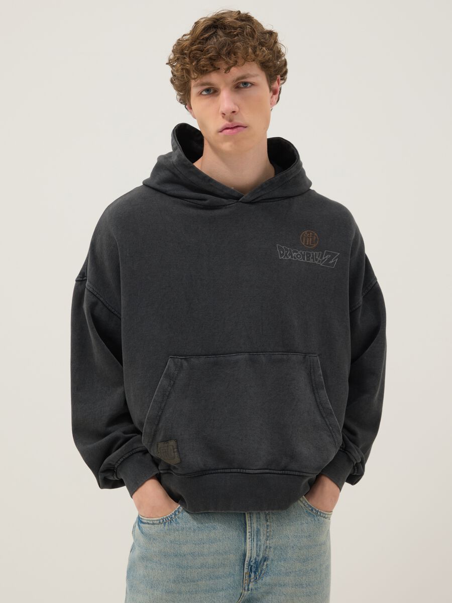 Grauer Oversize-Hoodie aus Baumwollmix mit Dragon-Ball-Print_0
