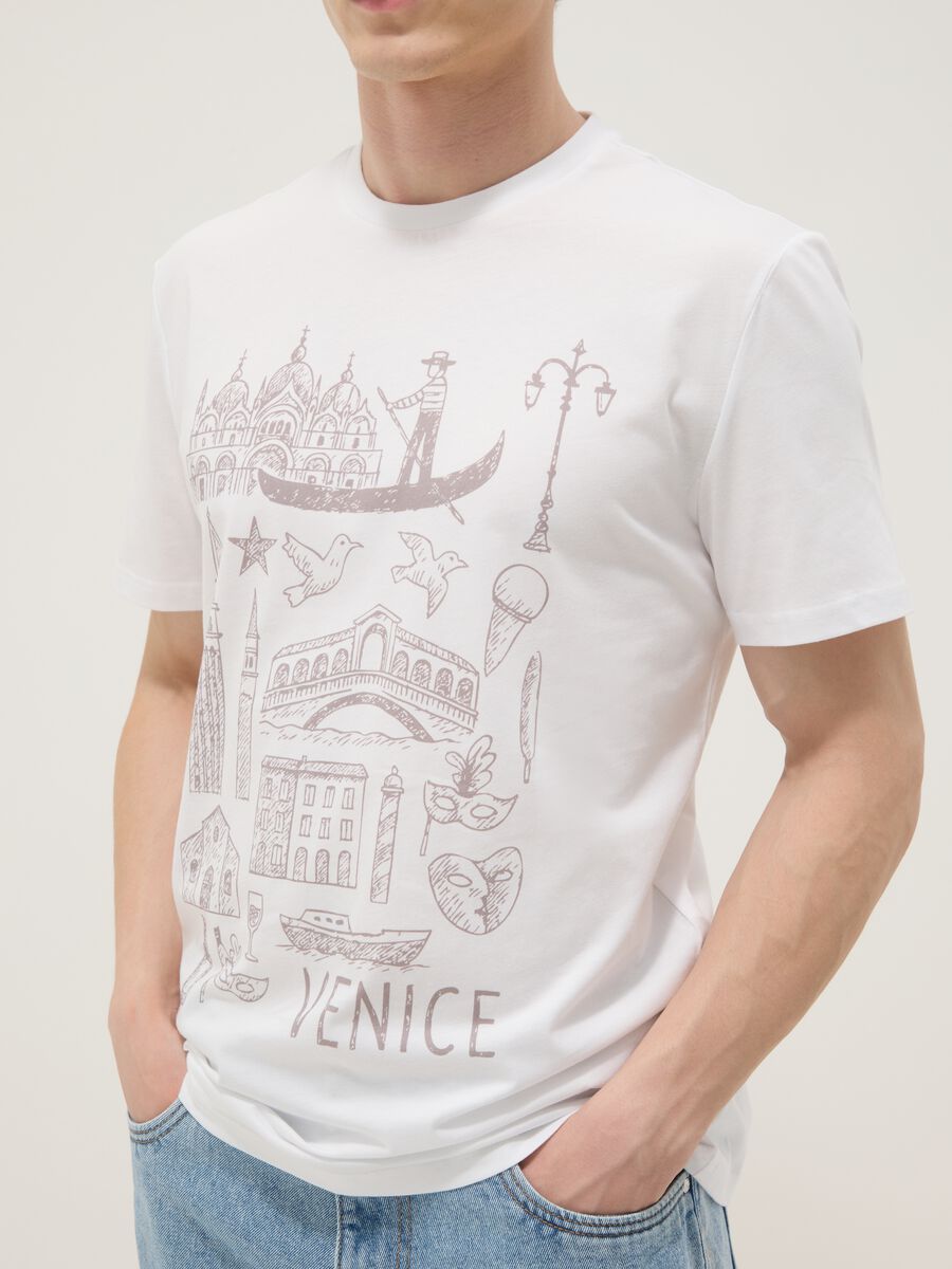 Wei&szlig;es T-Shirt aus reiner Baumwolle mit Print, Regular Fit_2