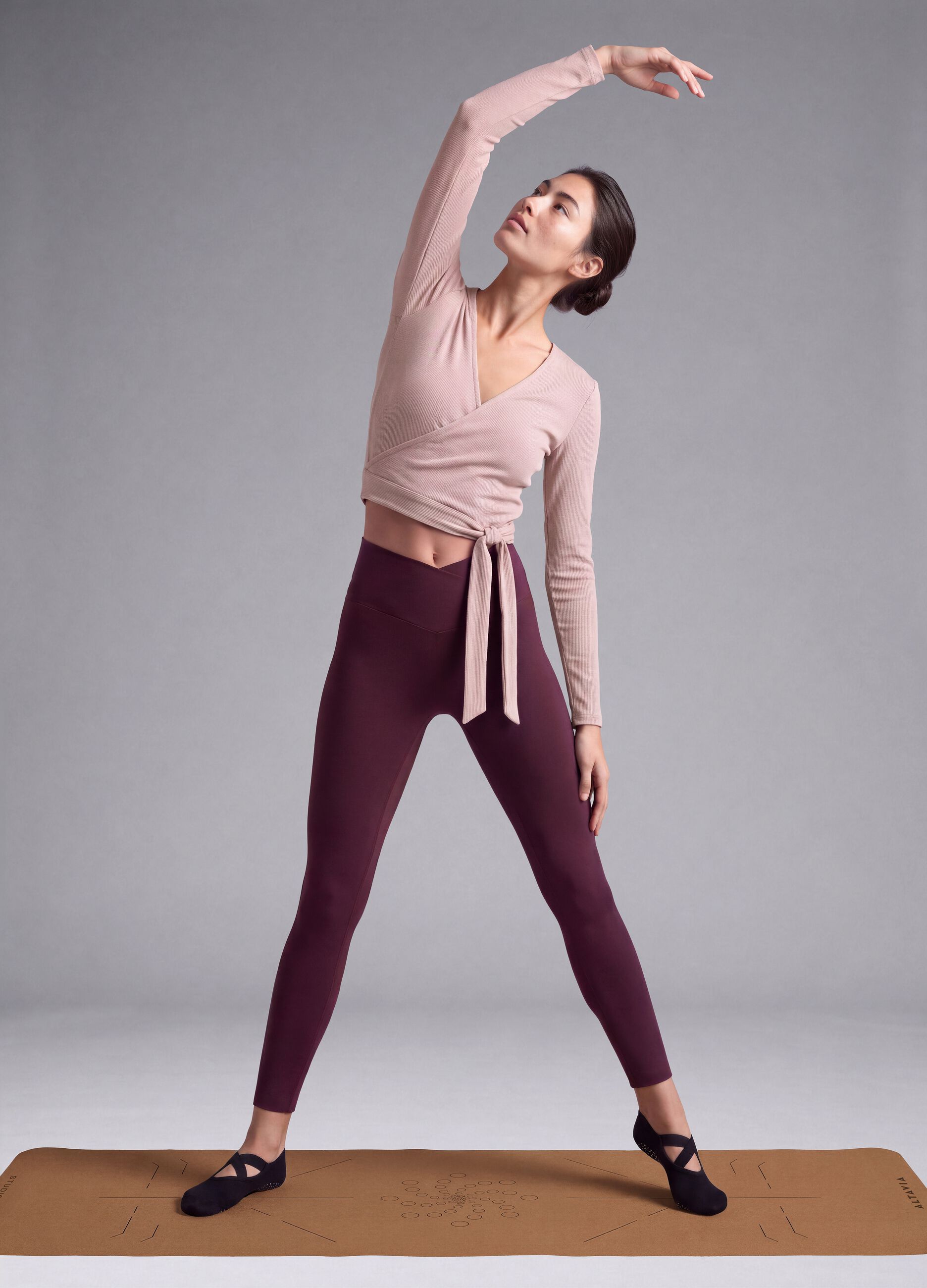Purple slim leggings in stretch fabric with regular-rise waist &ndash; ALTAVIA STUDIO