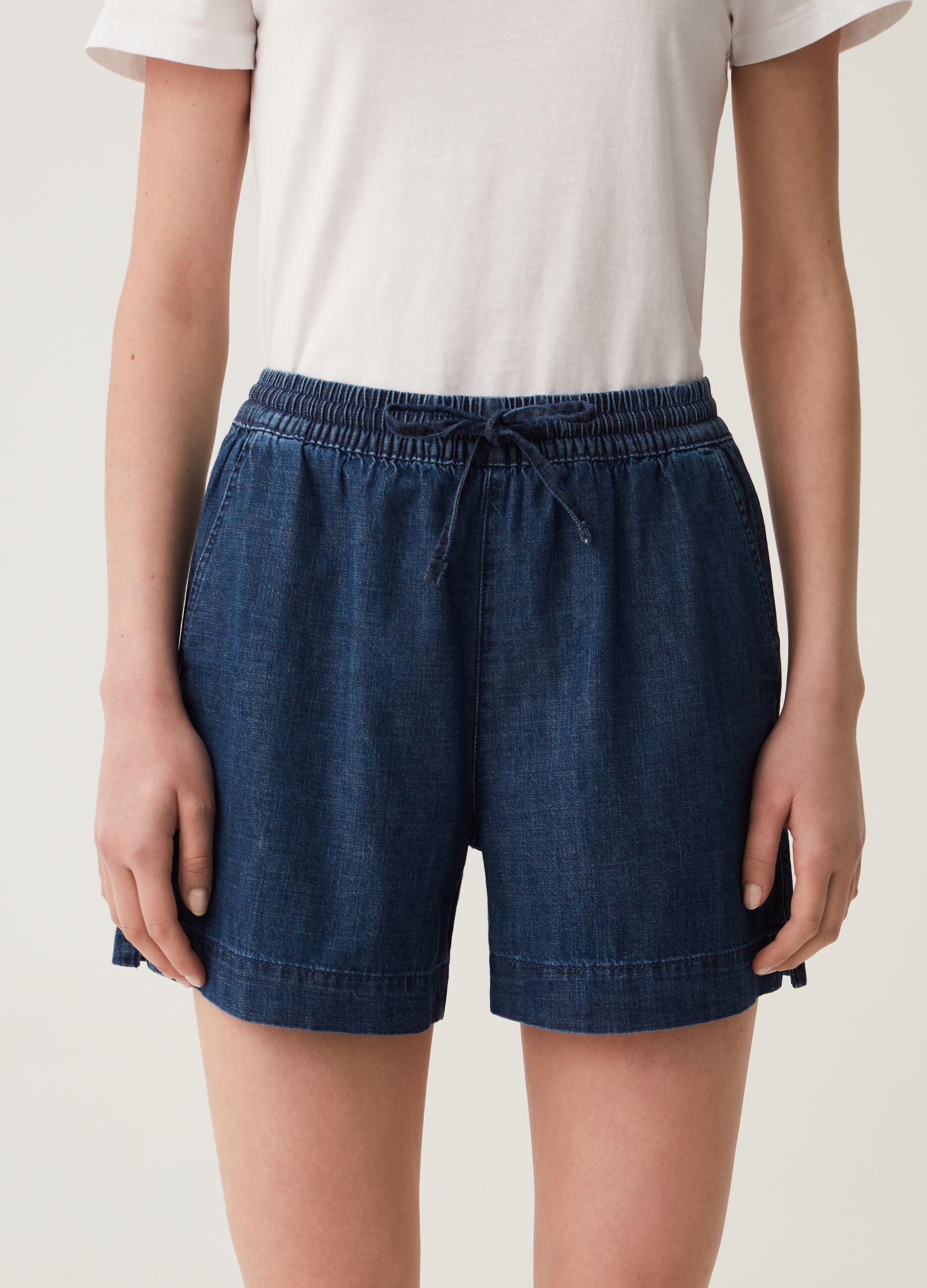 Denim shorts with drawstring
