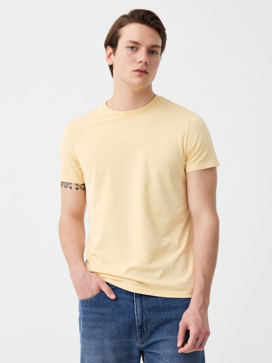 T-shirt in cotone con scollo rotondo_0