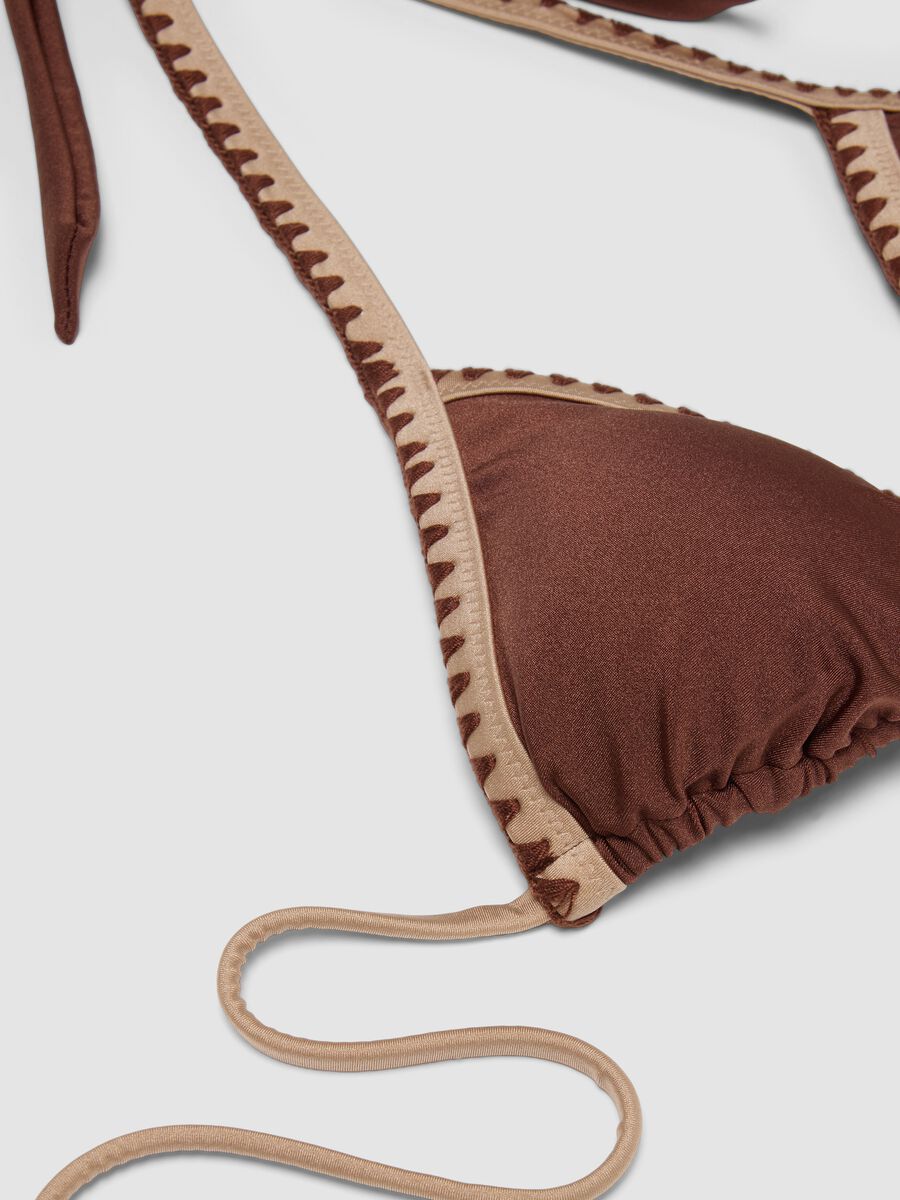 Brown triangle bikini top in stretch fabric with contrast trim_5