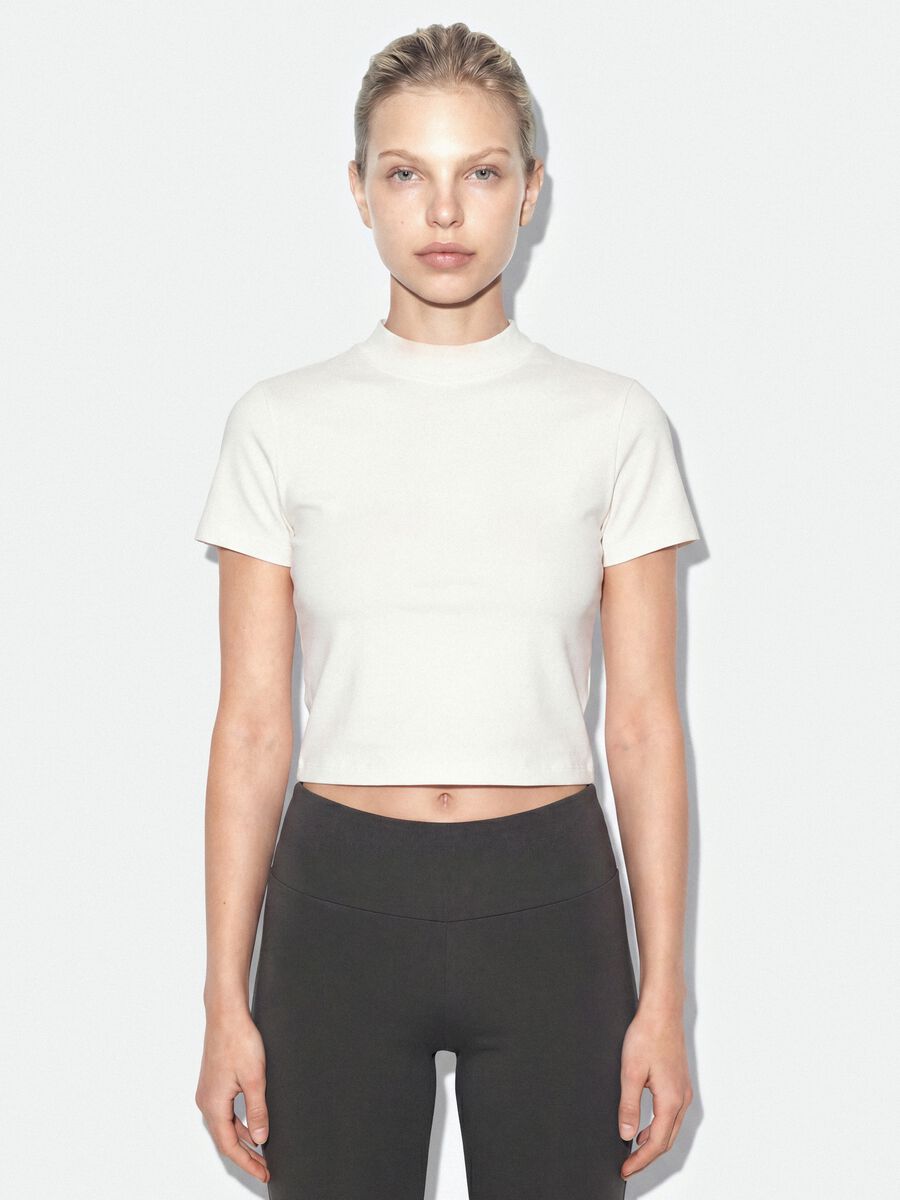 White fitted stretch-cotton T-shirt with high neck_0