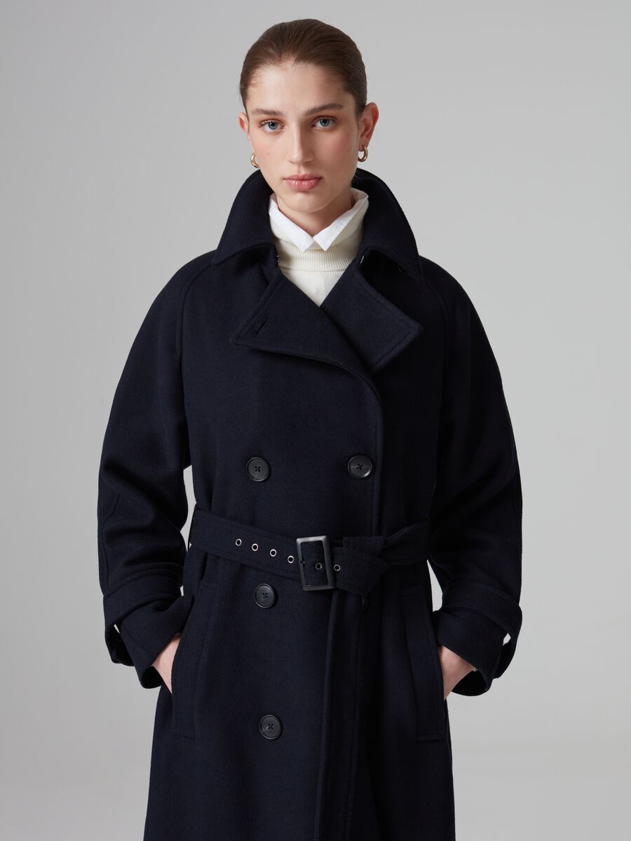 Double-breasted trench coat in cloth_1