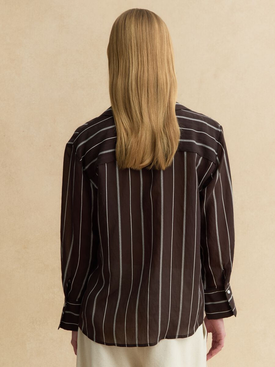 Mehrfarbig gestreiftes Hemd aus Lyocell-Mischgewebe in regul&auml;rer Passform_4