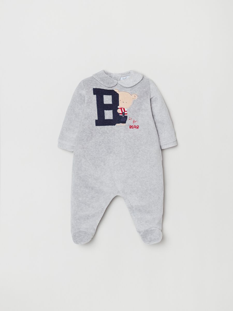Onesie with feet and embroidered bear_0