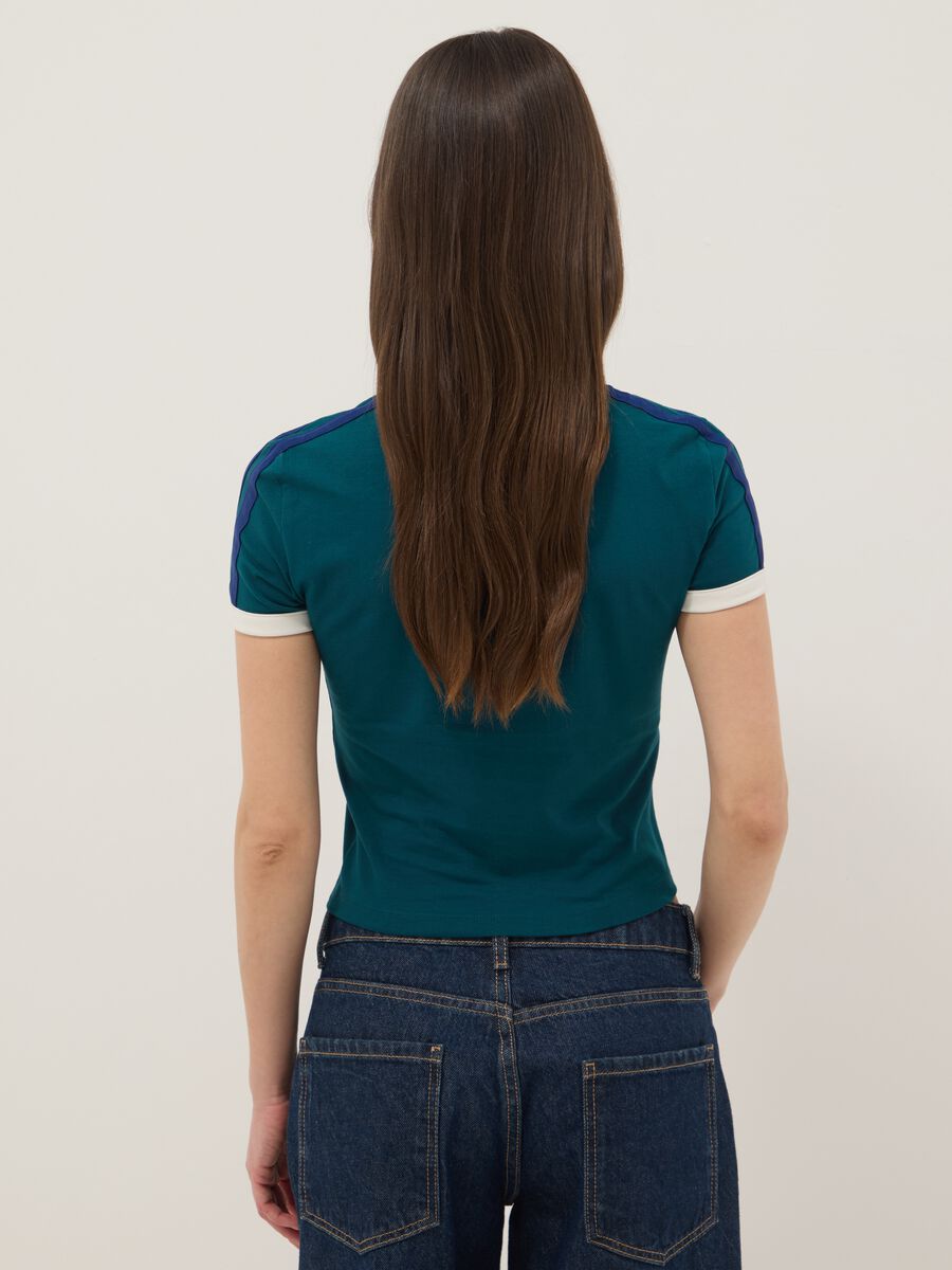 Gr&uuml;ne Slim Fit T-Shirt aus elastischer Baumwolle mit Druck_3