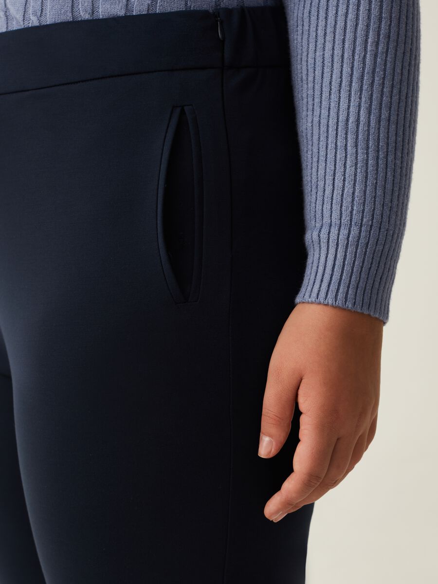 Curvy slim-fit, jersey trousers_3