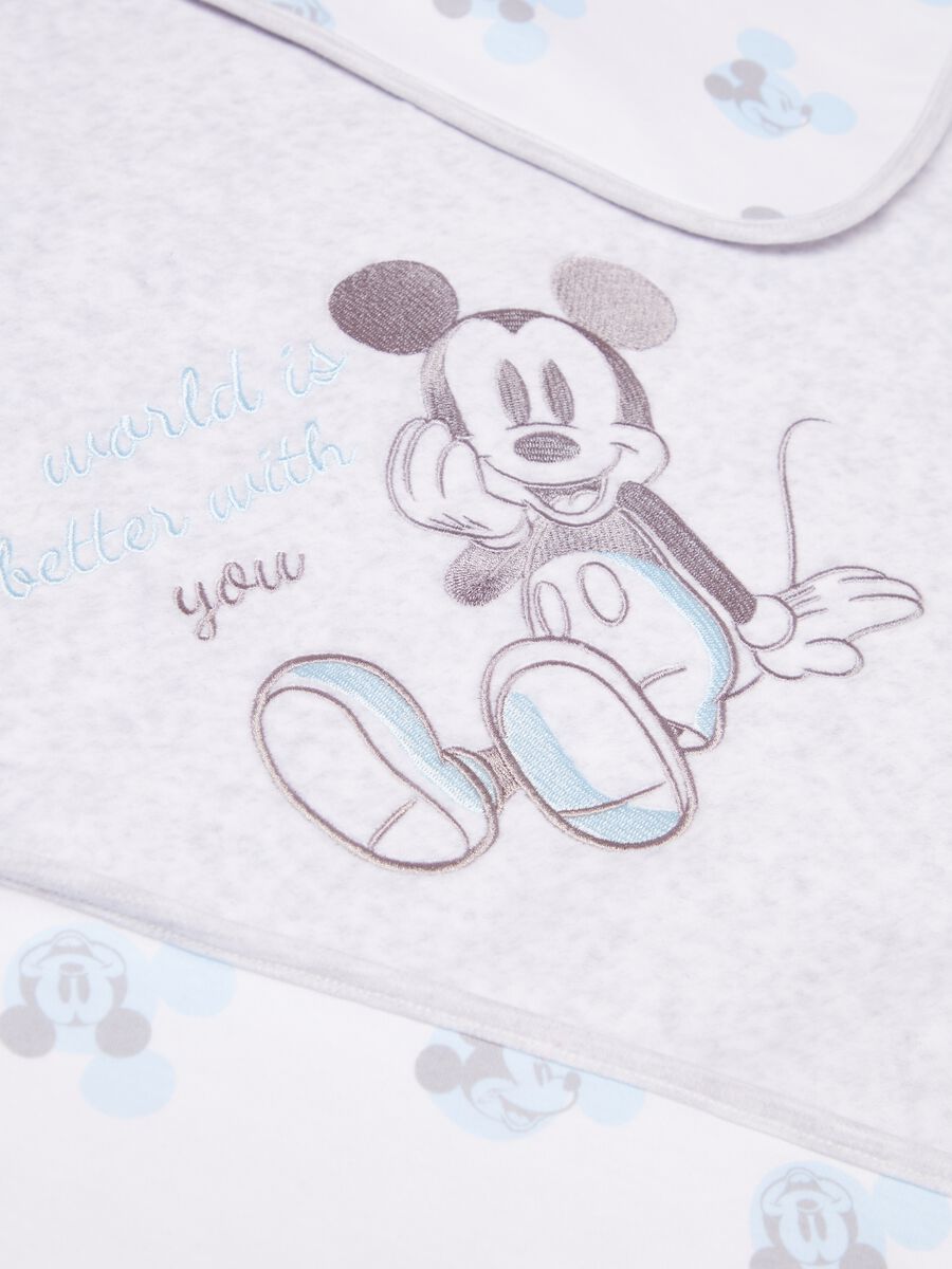 Blanket with Mickey Mouse print and embroidery_2