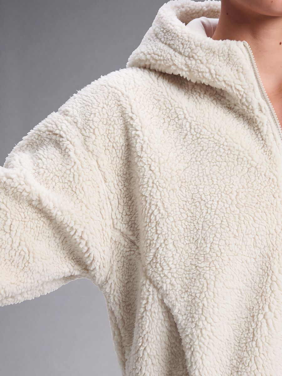Sweat beige &agrave; col rond effet teddy_2