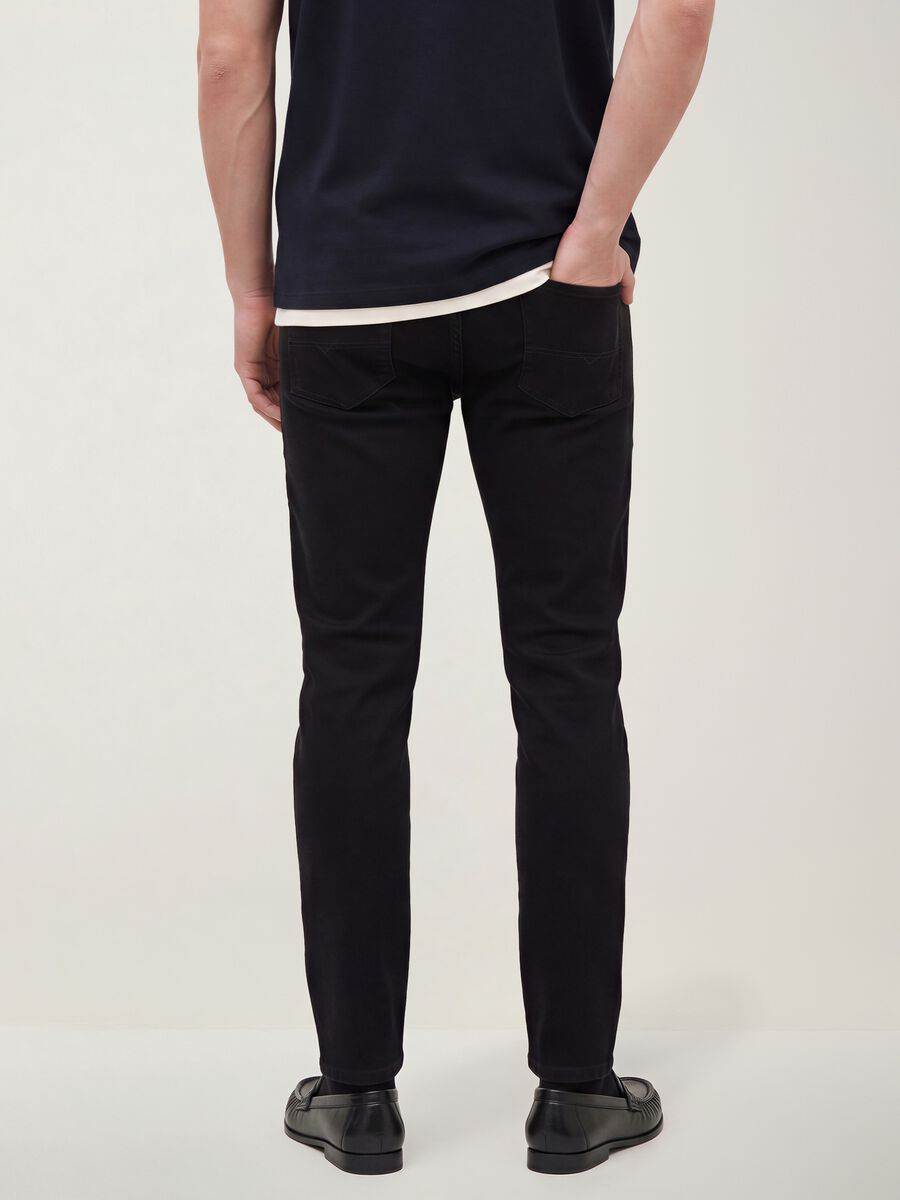 Schwarze Skinny-Fit-Jeans aus Stretch-Baumwolle_2