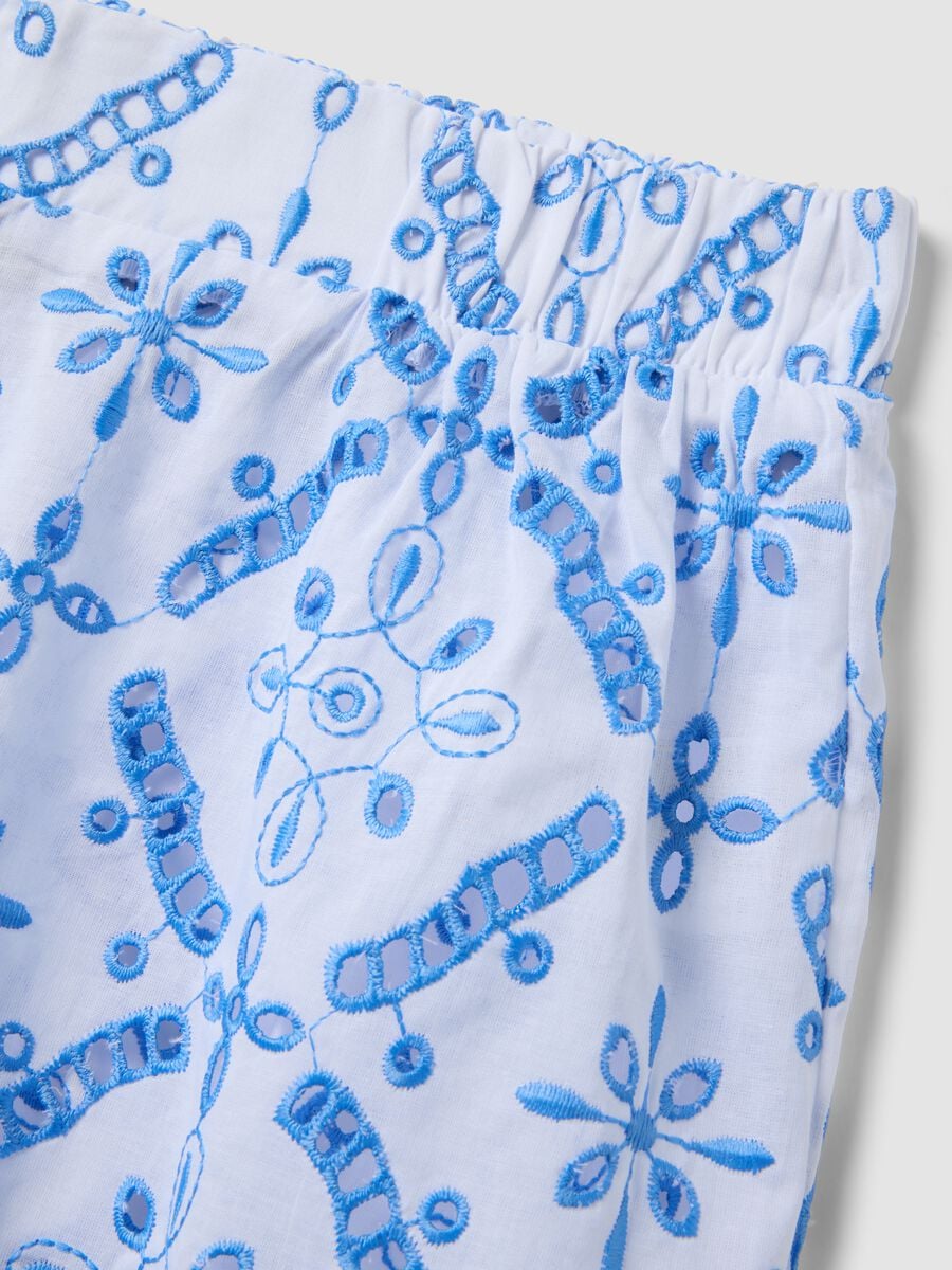 White organic cotton shorts with light-blue embroidery_1