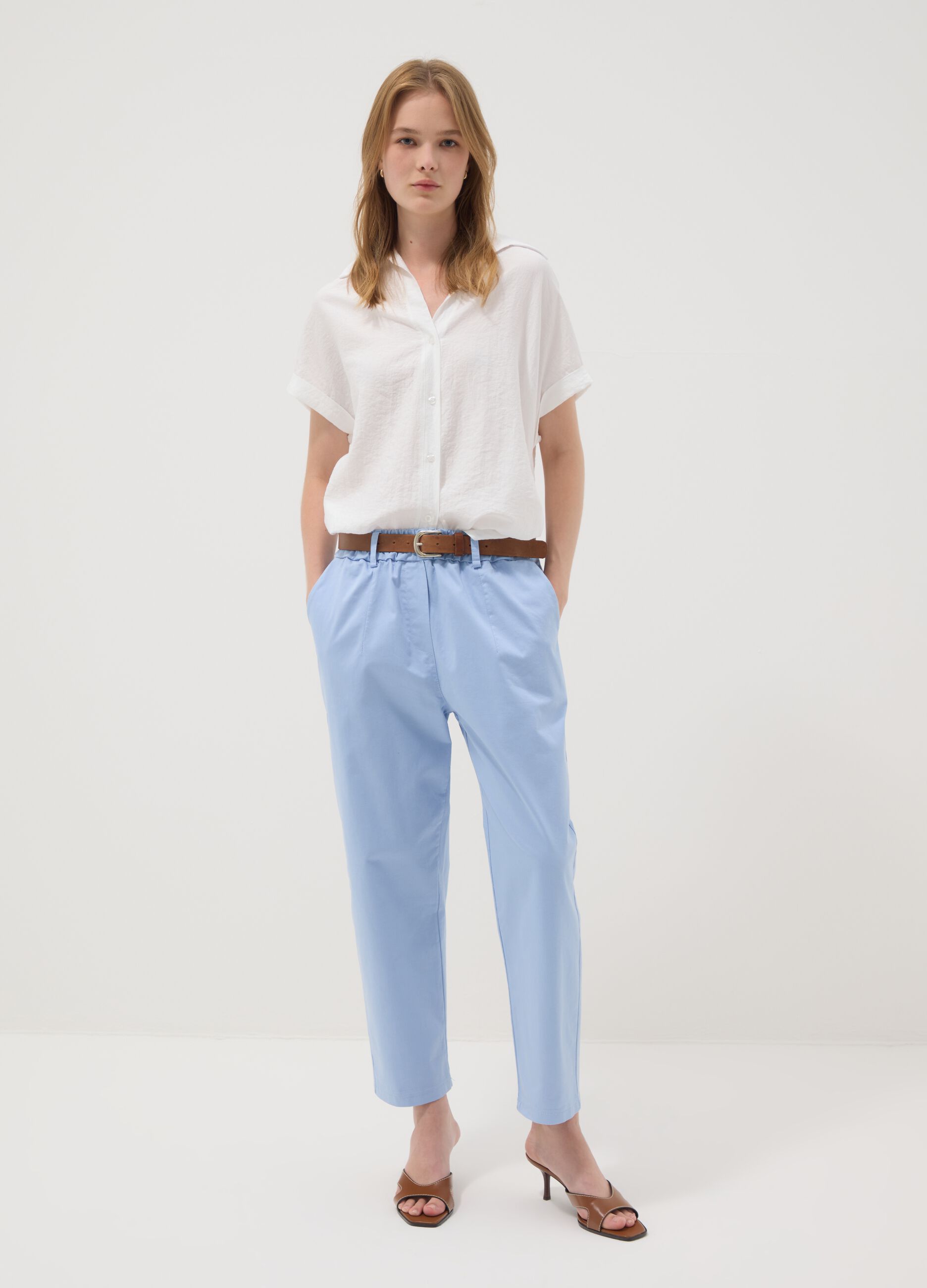 Hellblaue Regular-Fit-Hose aus Stretchbaumwolle