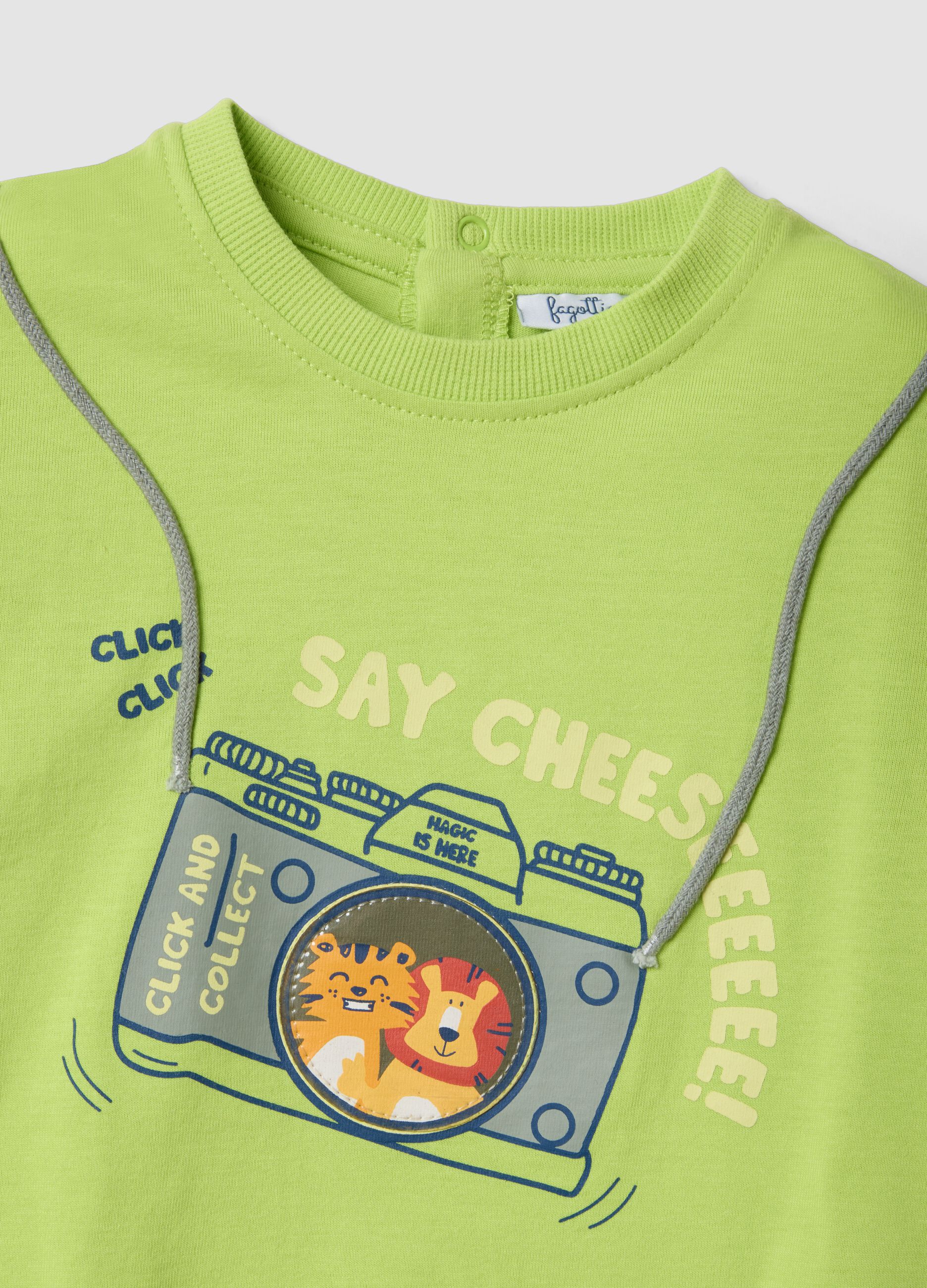 &Pi;&rho;ά&sigma;&iota;&nu;&omicron; &kappa;&omicron;&nu;&tau;&omicron;&mu;ά&nu;&iota;&kappa;&omicron; T-shirt &alpha;&pi;ό 100% &beta;&alpha;&mu;&beta;ά&kappa;&iota;