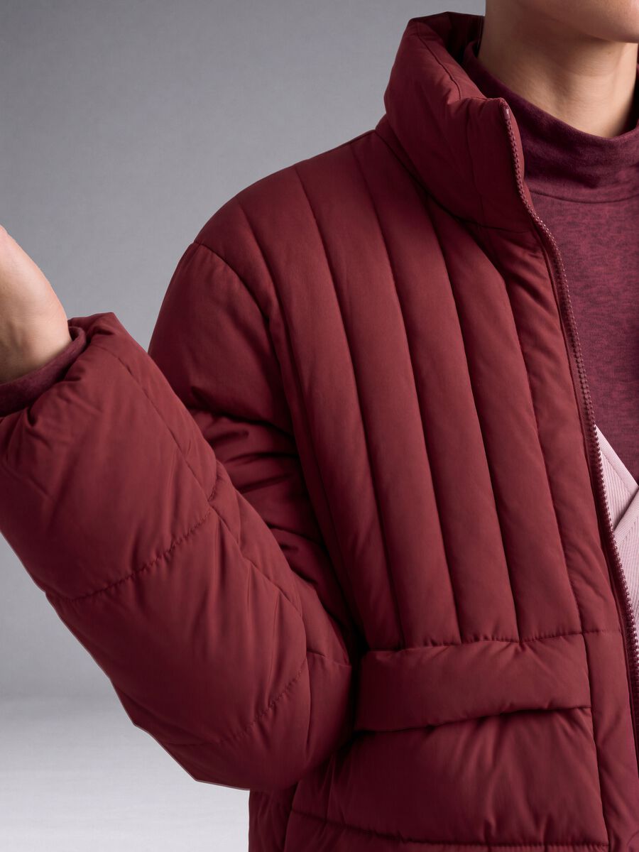 Rote Steppjacke mit Rei&szlig;verschluss und Stehkragen ALTAVIA STUDIO_3