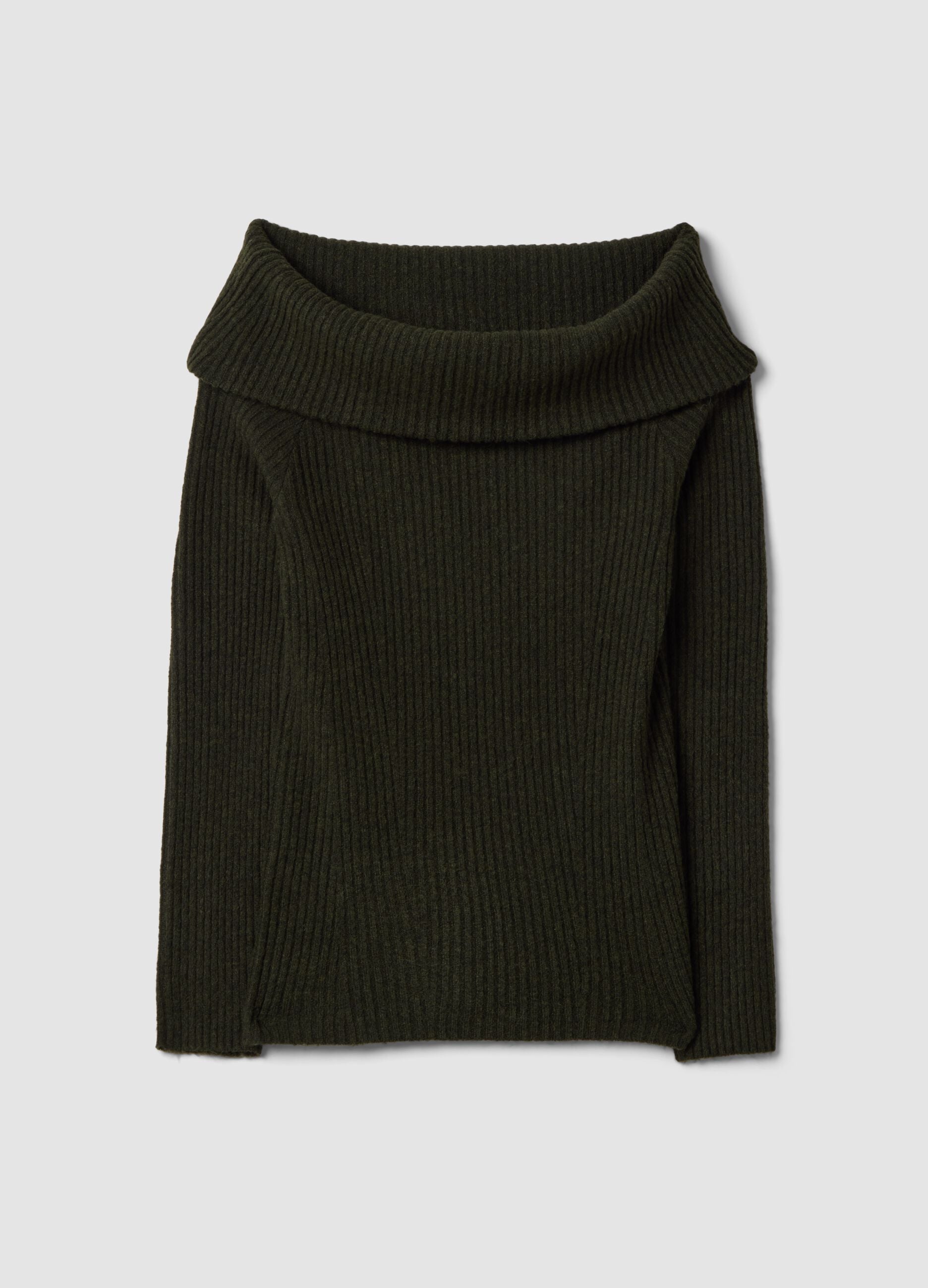Maglia verde in lana elasticizzata con scollo a barchetta fitted