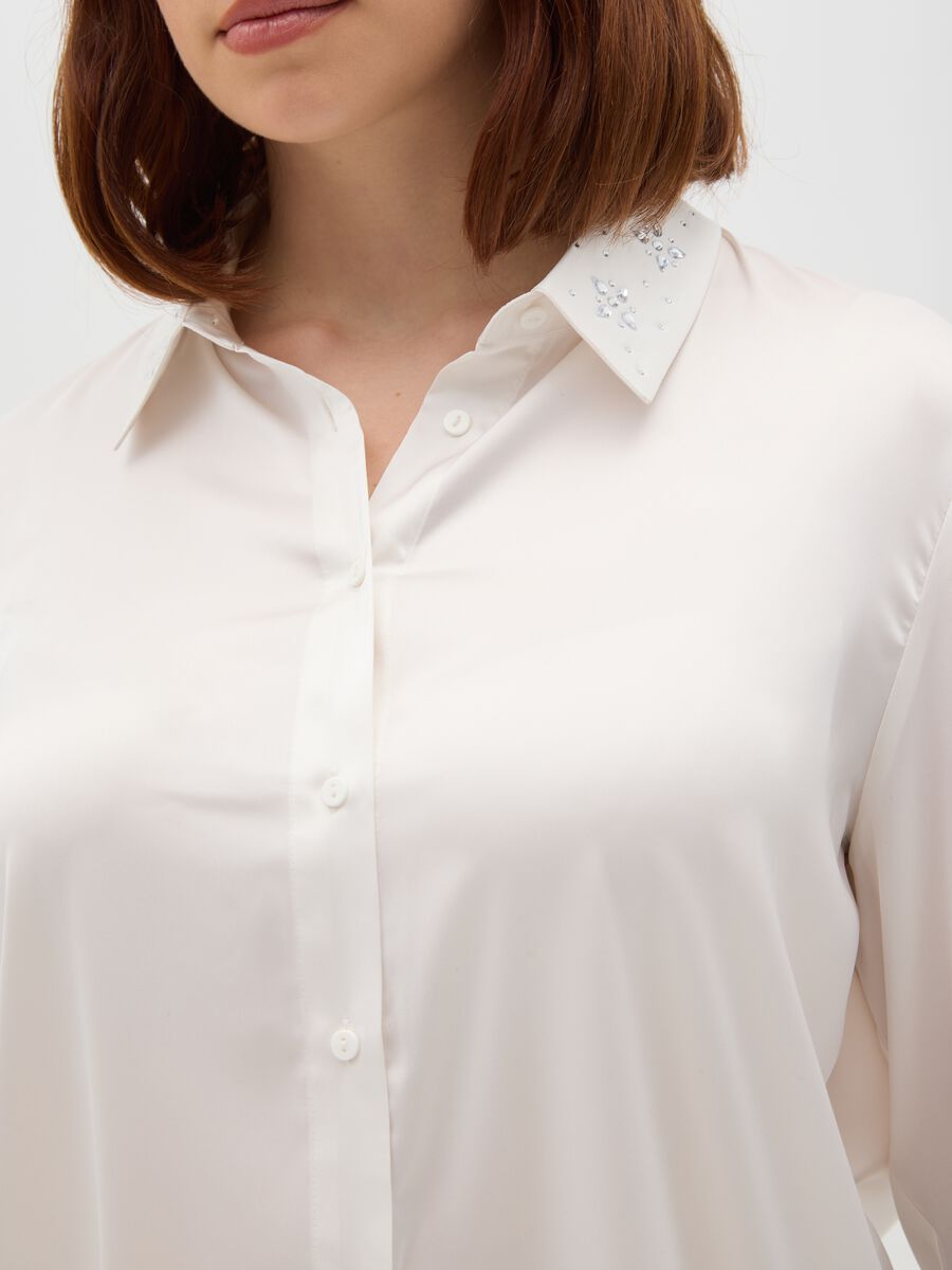White long-sleeve regular fit blouse with classic collar_3