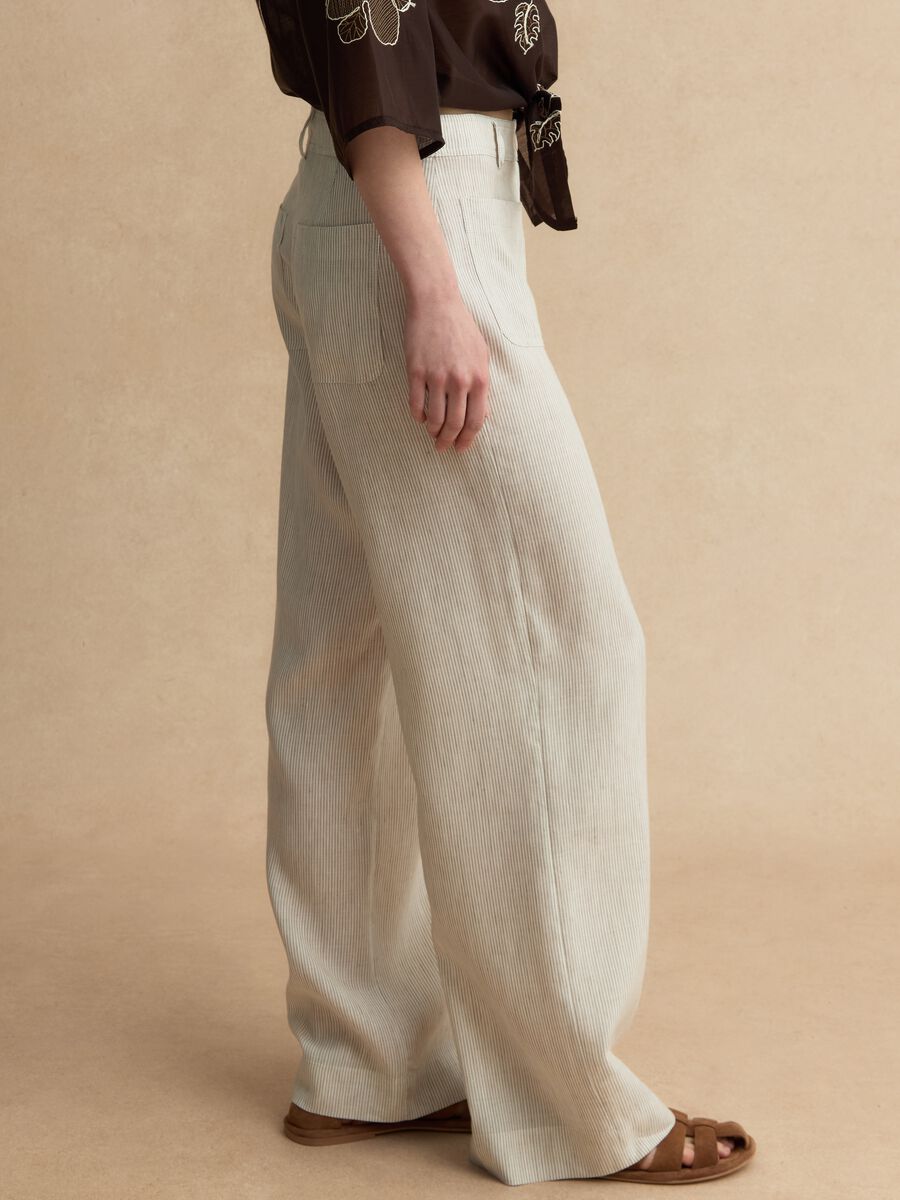 Weite Hosen im mehrfarbig gestreiften Lyocell-Leinenmix_3