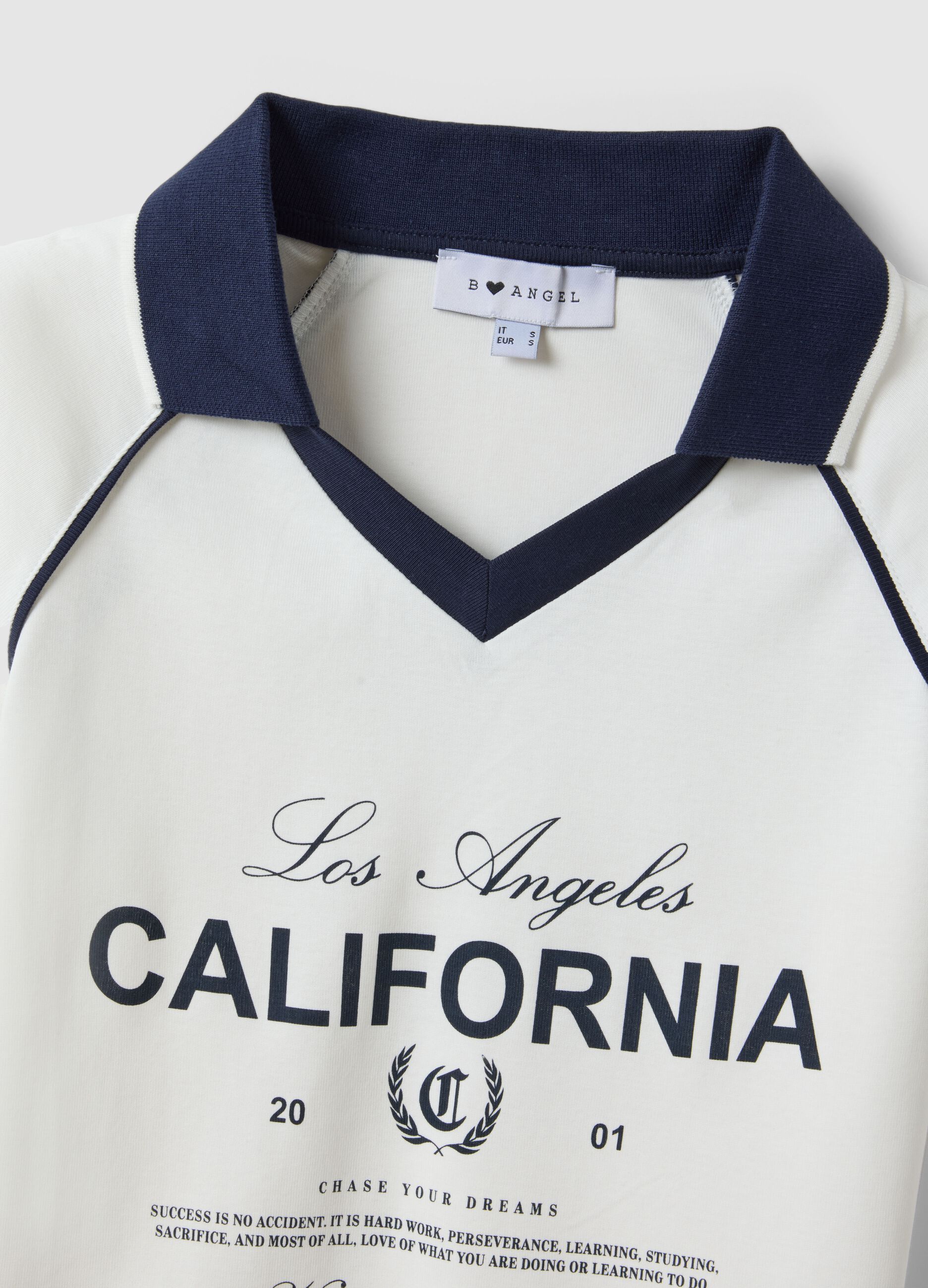 Wei&szlig;e T-Shirt aus reiner Baumwolle, Regular Fit mit Polokragen und Druck