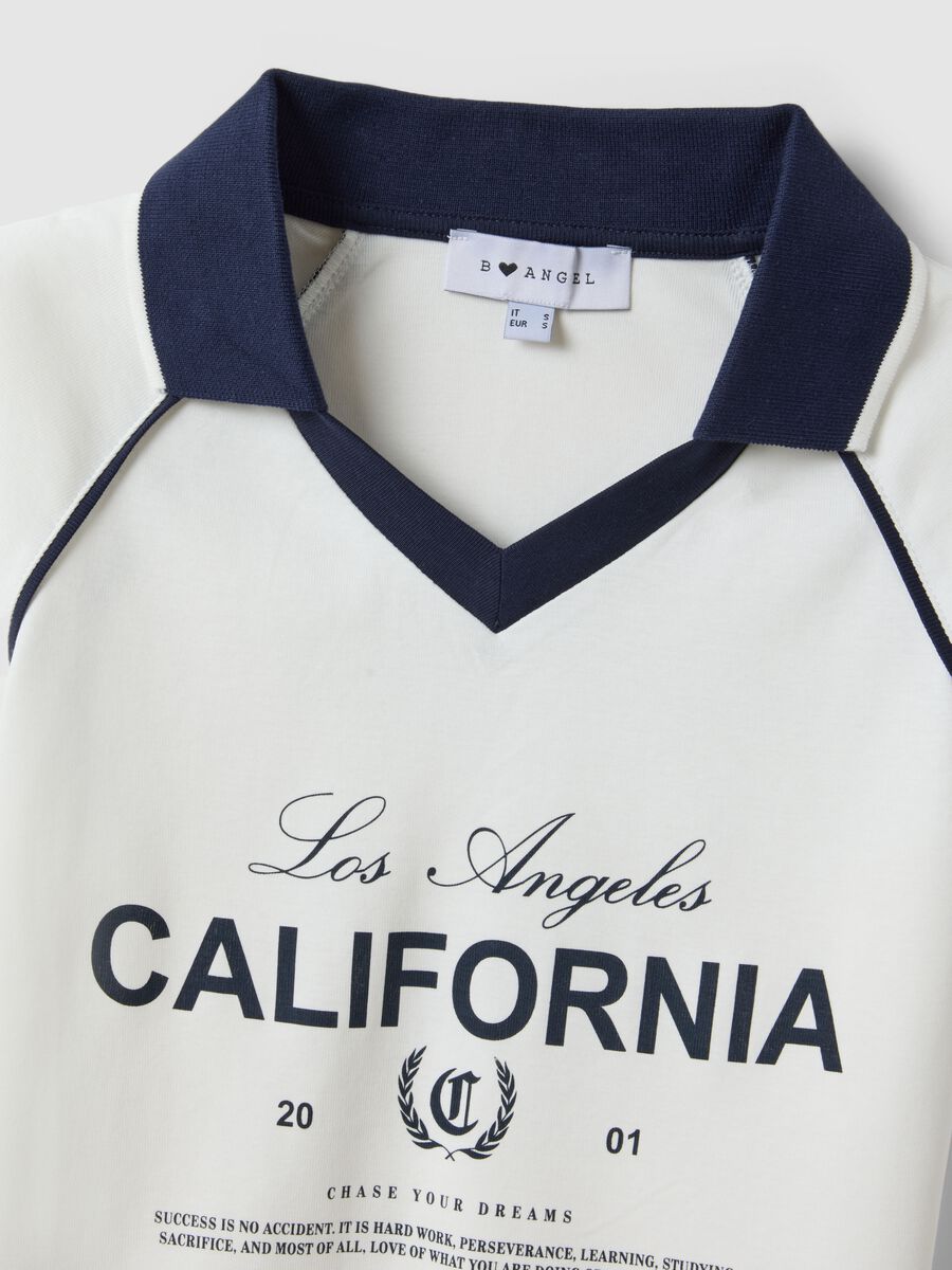 Wei&szlig;e T-Shirt aus reiner Baumwolle, Regular Fit mit Polokragen und Druck_5