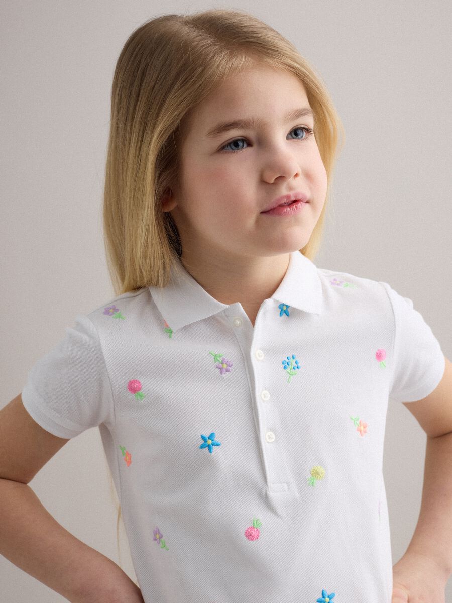 Girls' white pure cotton polo regular fit with embroidered flowers_0