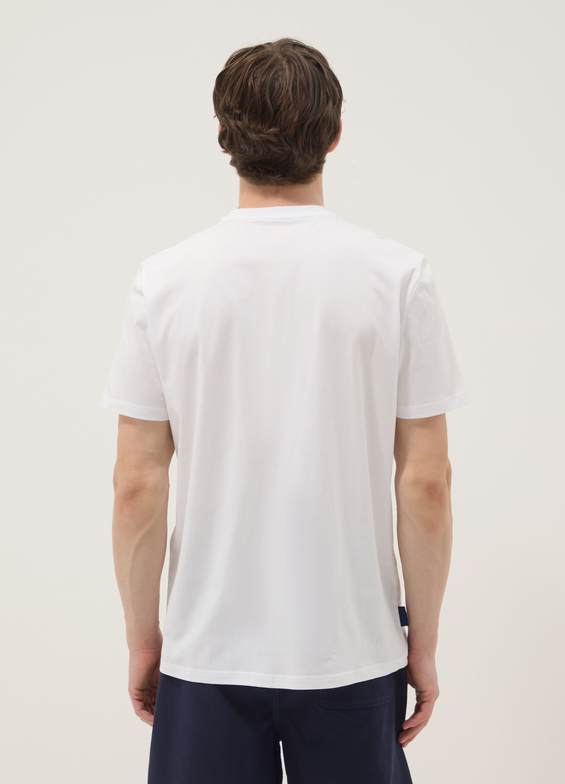 Wei&szlig;es T-Shirt aus reiner Baumwolle mit Frontprint, Regular Fit
