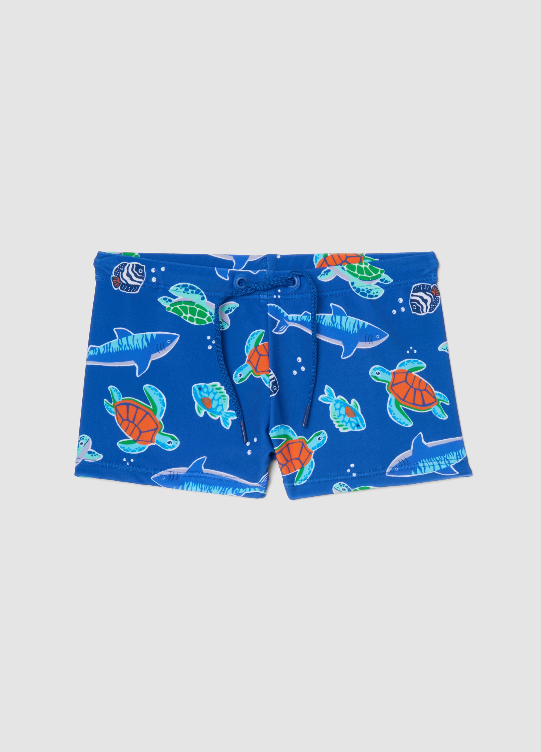 Blaue elastische Badeshorts