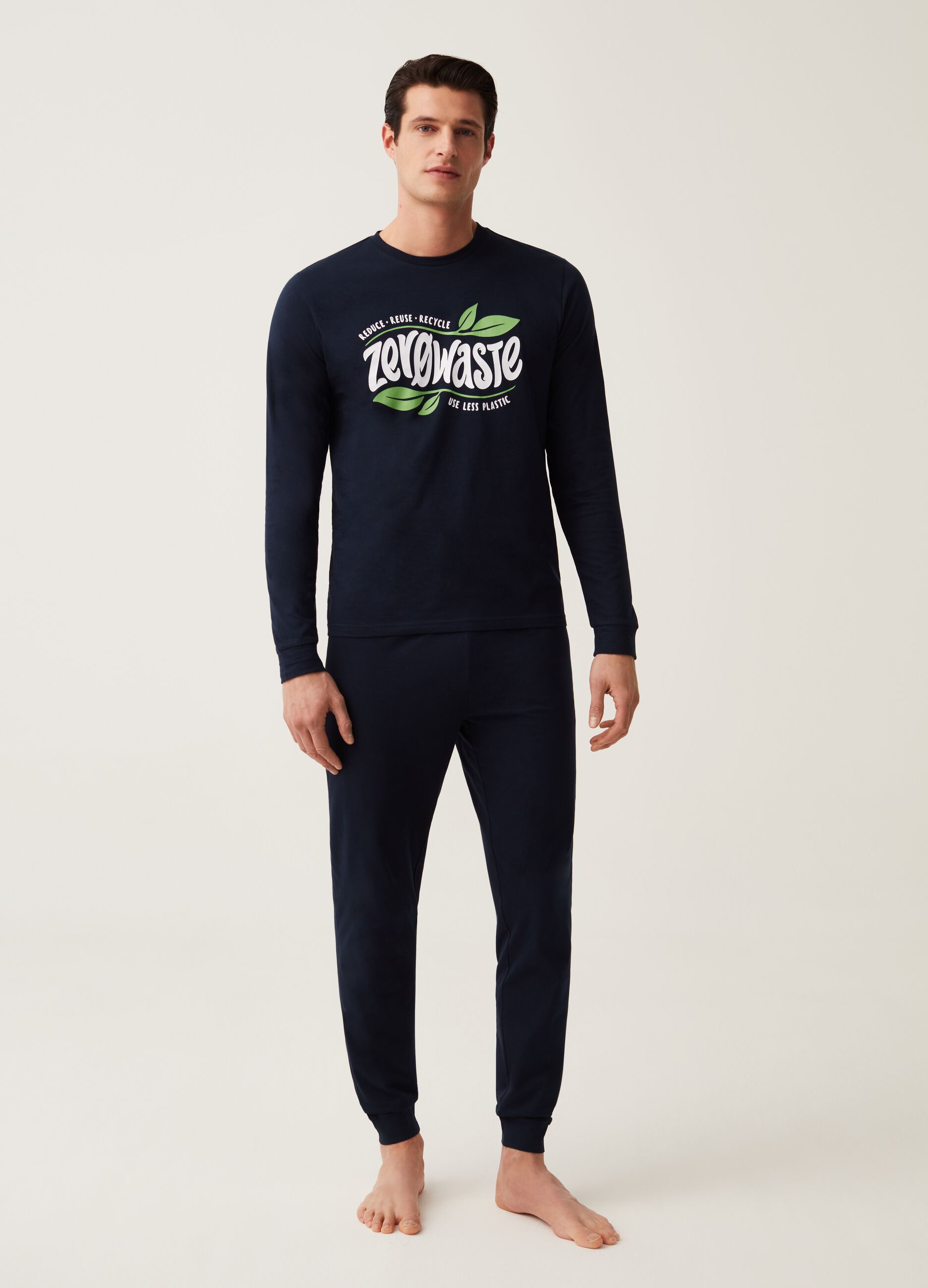 Full-length pyjamas with printed lettering